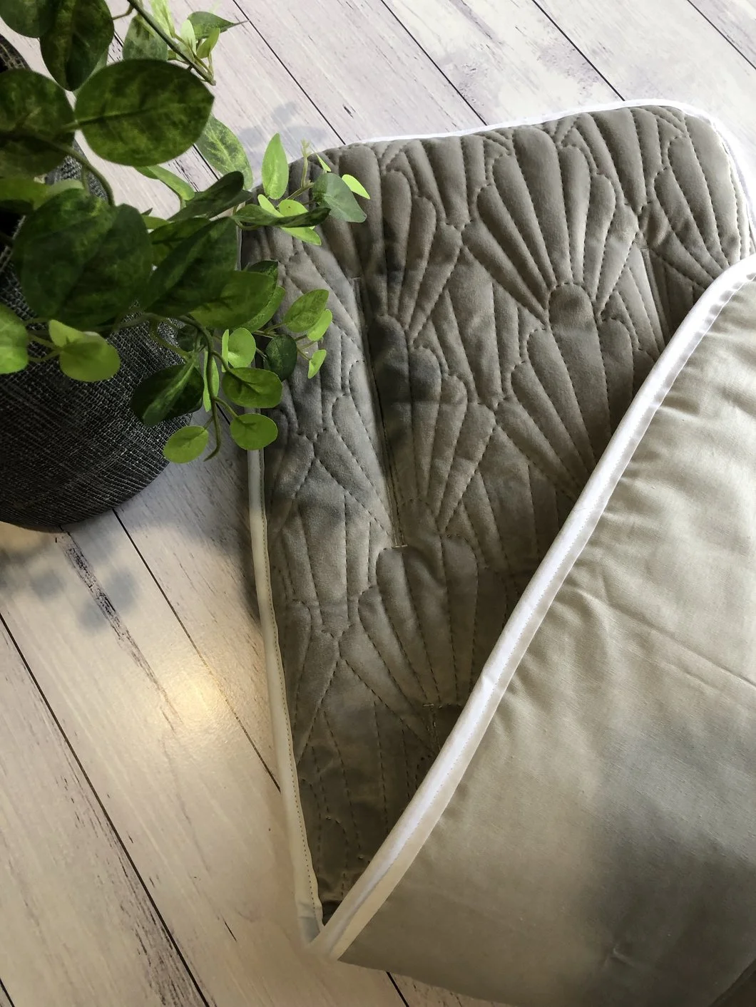pramliner velvet grey 2.jpg