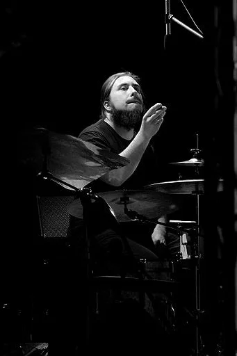 Artis Orubs /drums Artis Orubs, inspired by his father, started playing drums at an early age. He has practiced playing drums, classical marimba, xylophone, vibraphone, timpani and other instruments, studied at Emils Darzins Music school and graduated from jazz department at Conservatory of Amsterdam. Currently Artis is actively performing, composing, arranging, producing and organizing concerts, participating in many studio recordings and also teaching at Jazeps Vitols Latvian Academy of Music. He is often seen performing in the Baltics, Spain, Portugal, France, Italy, Germany, Poland, Denmark, Norway, Sweden, Russia, Holand and in many other countries. photo: andronkuls.lv