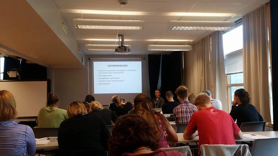 Første_samling_Folkedanskroppen_og_scena.jpg