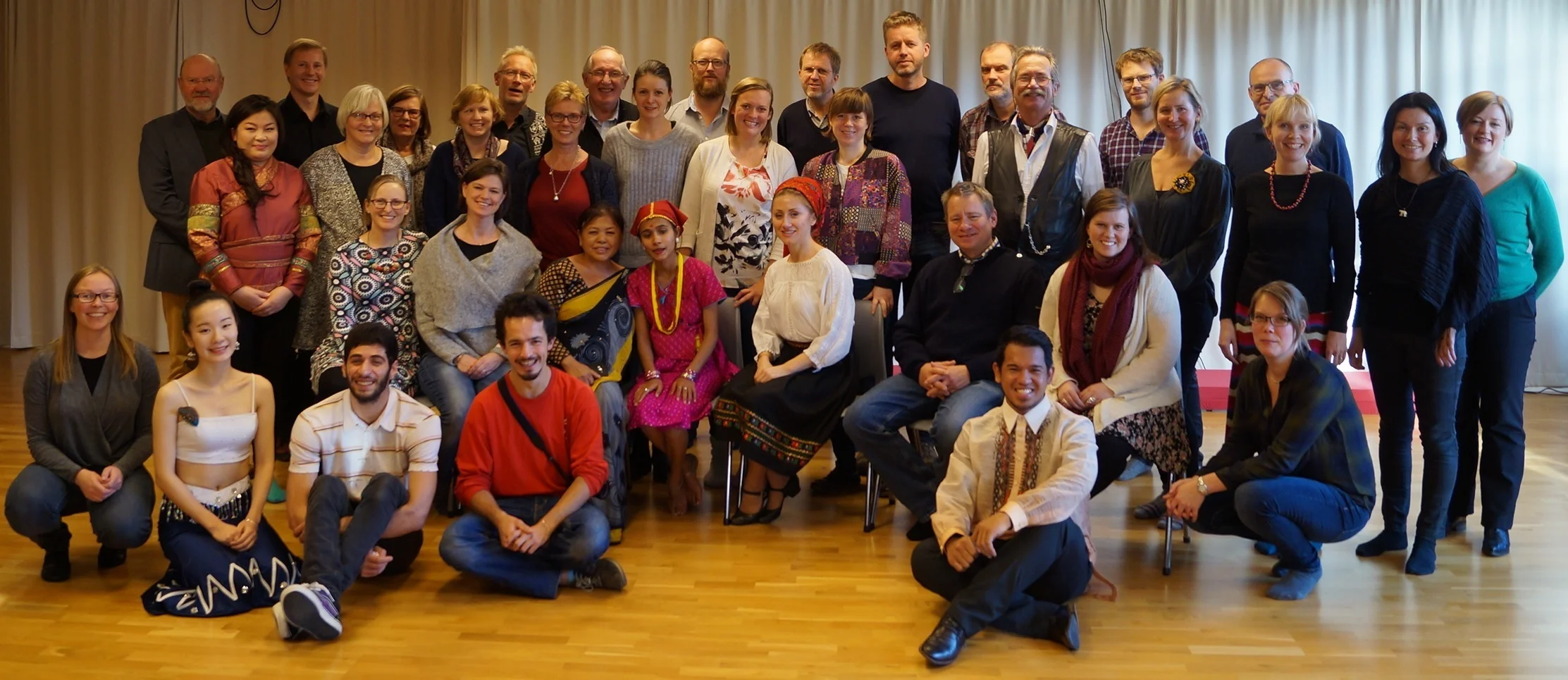 Kursgruppen har representanter for samer, romani/ tatere, arkiv, museer, utdanninger, eksperter og akkrediterte NGOer og deltakere fra Sverige, Danmark, Finland, Island og Grønland.