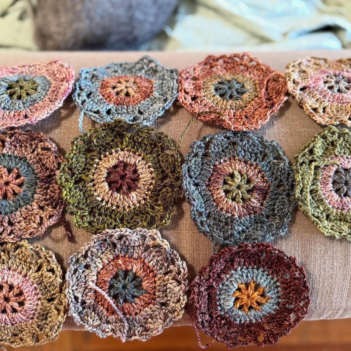 Inside day today in Sydney. Hot and blustery, sun then rain. Playing with @unionfibre and @prosperyarn both hand dyed in NZ on merino linen worsted. I&rsquo;ll edge all in 1 row of various black/charcoal shades.