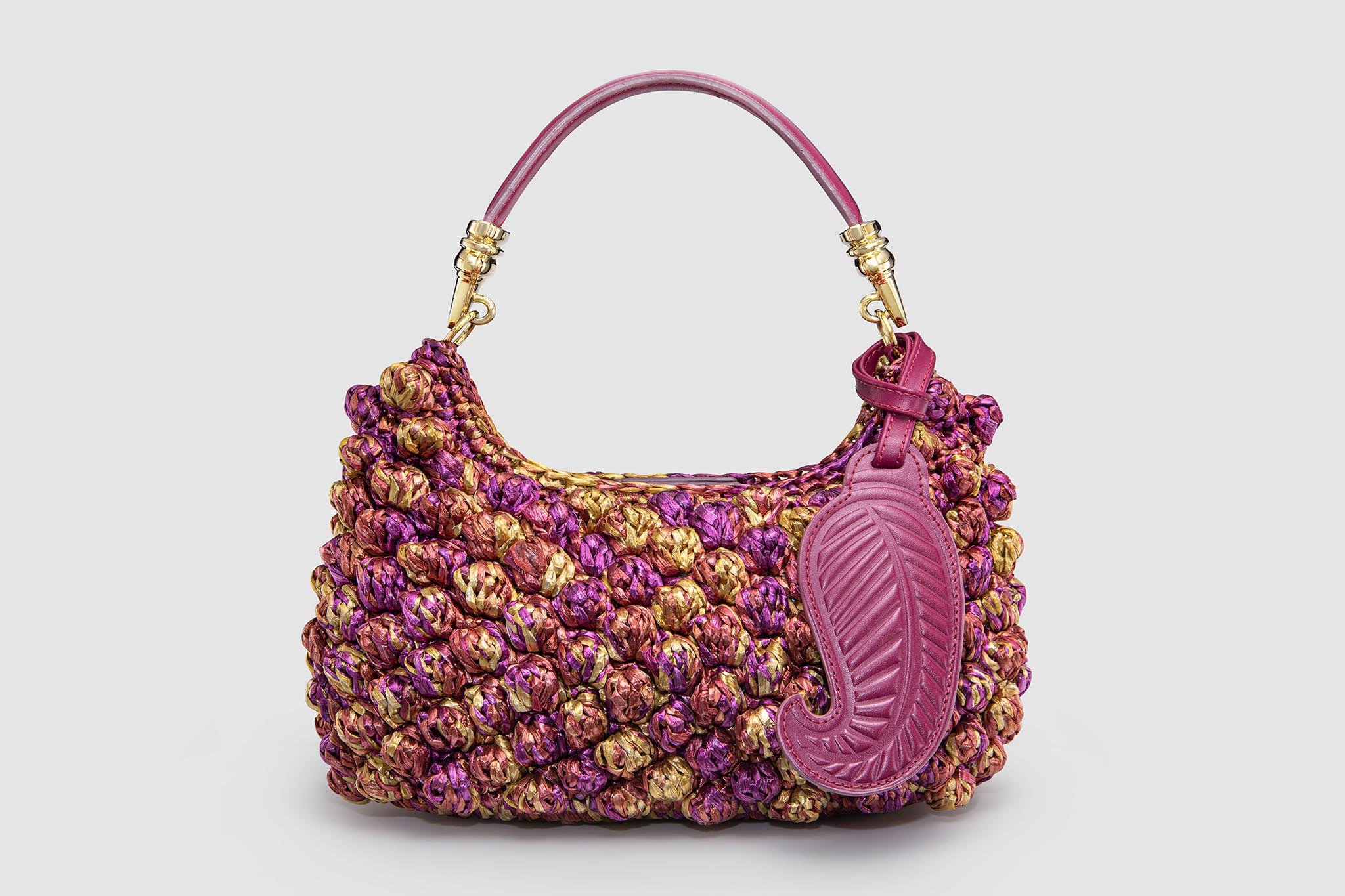okhtein-product-photographer-in-egypt-crochet-hobo-bag-front.jpg