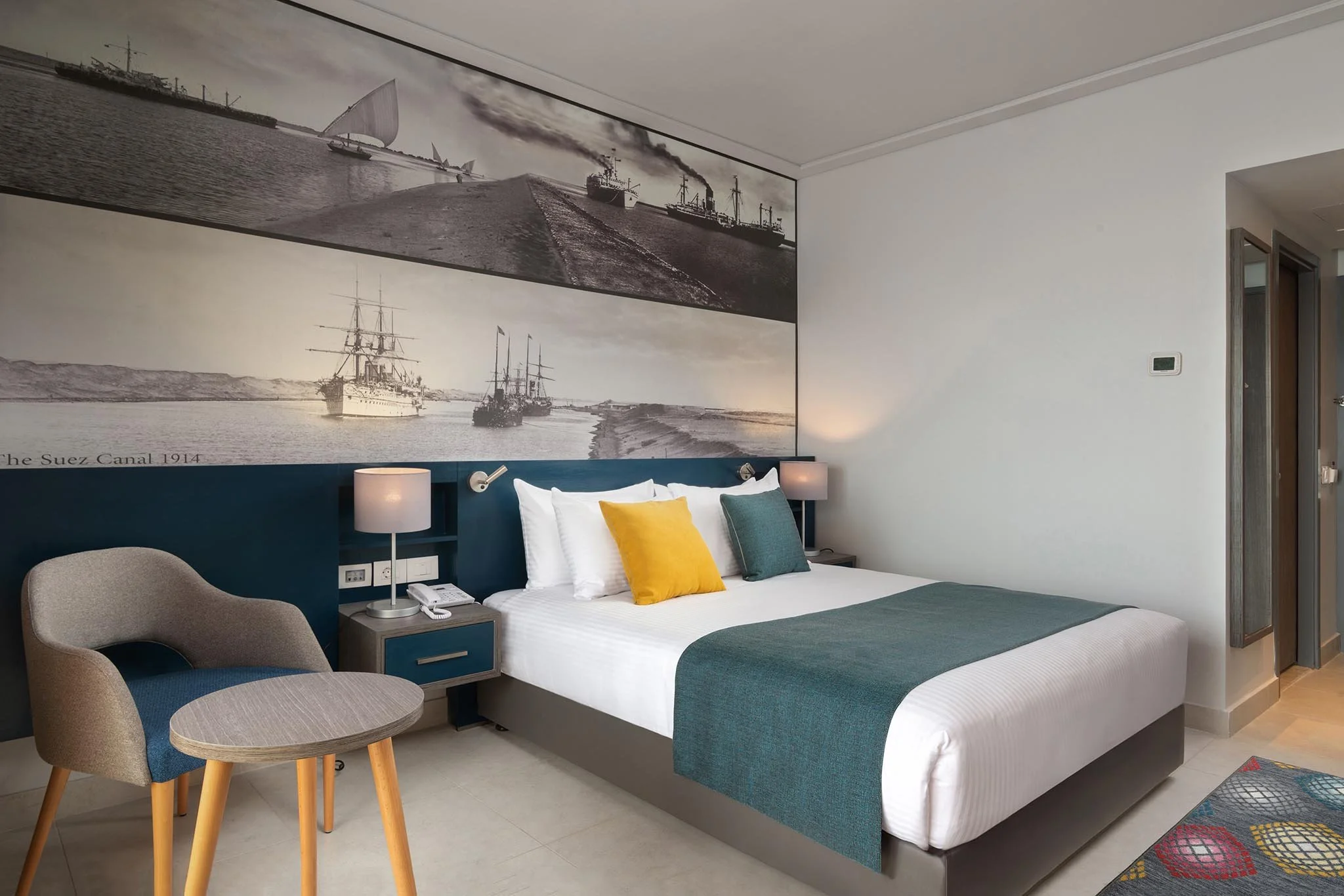mercure-ismailia-forsan-island-hotel-03-deluxe-room-bed-view-hospitality-photographer-egypt.jpg