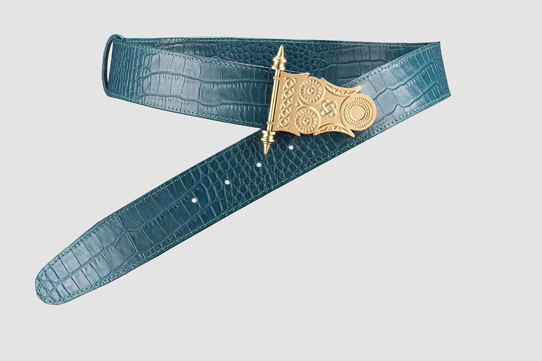 okhtein-crocodile-leather-belt-perspective-product-photographer-in-egypt-2.jpg