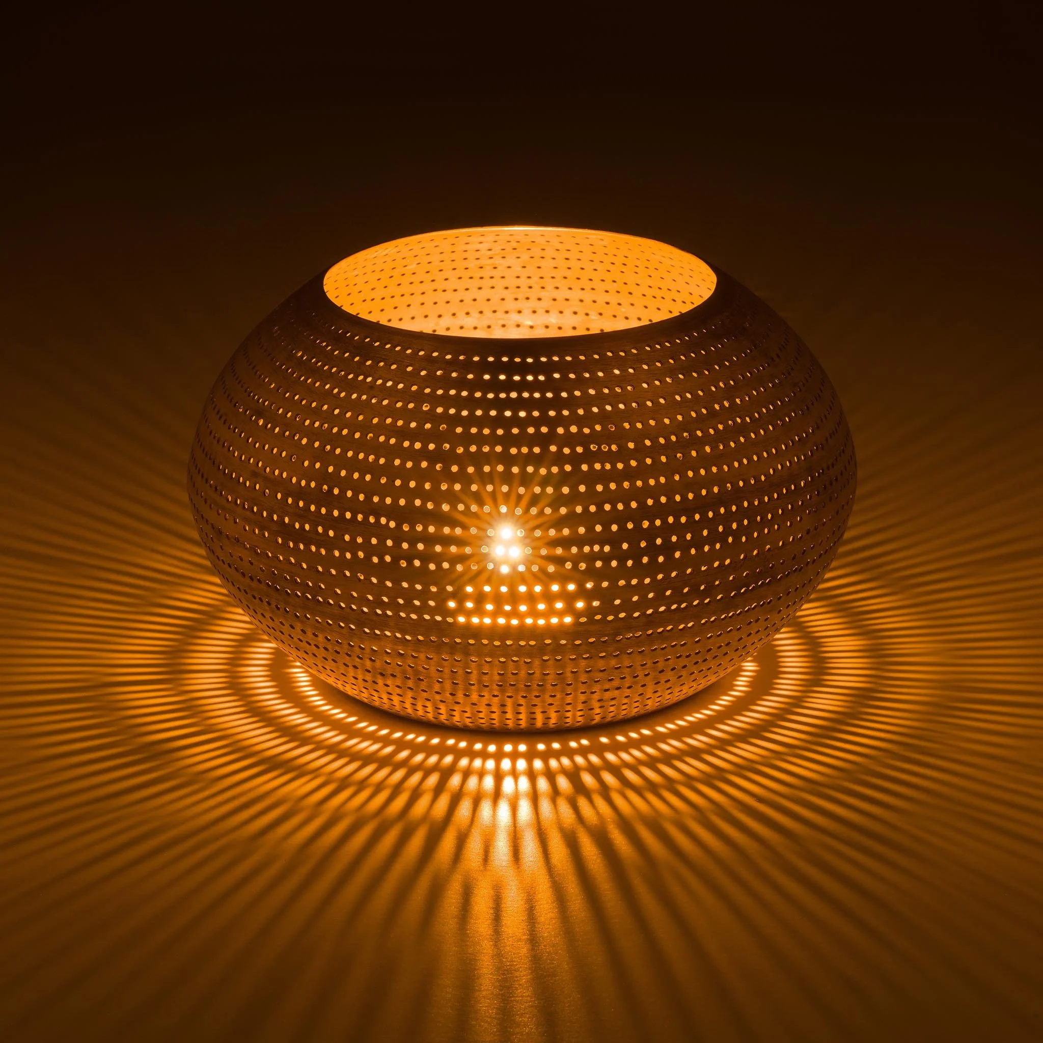 ali-wafa-handcrafts-round-metal-lamp-product-photographer-in-egypt.jpg