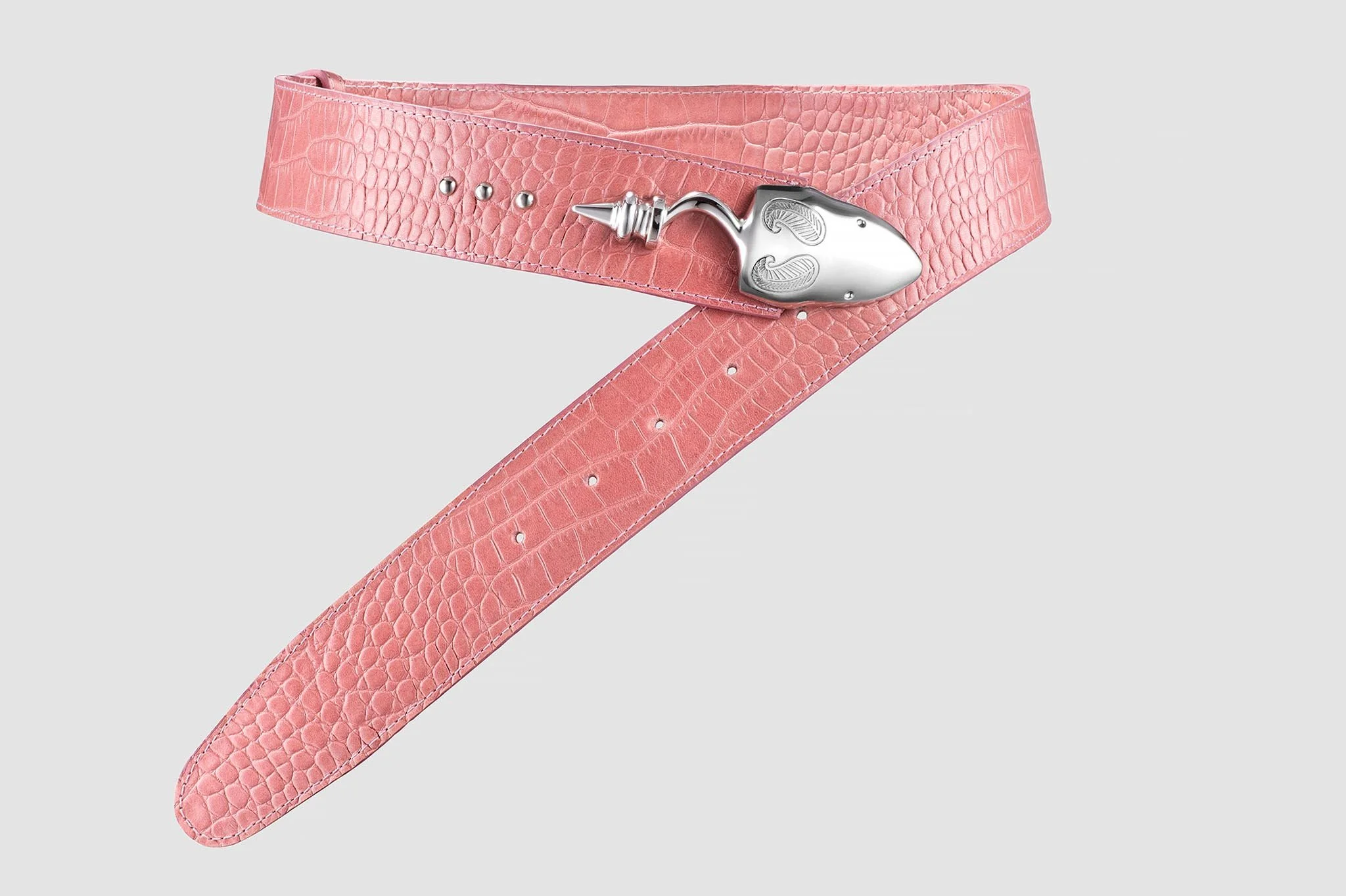 okhtein-crocodile-leather-belt-perspective-product-photographer-in-egypt.jpg