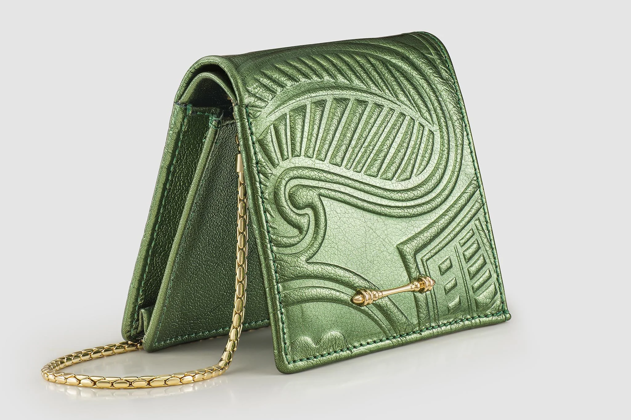 okhtein-wallet-on-chain-perspective-product-photographer-in-egypt.jpg