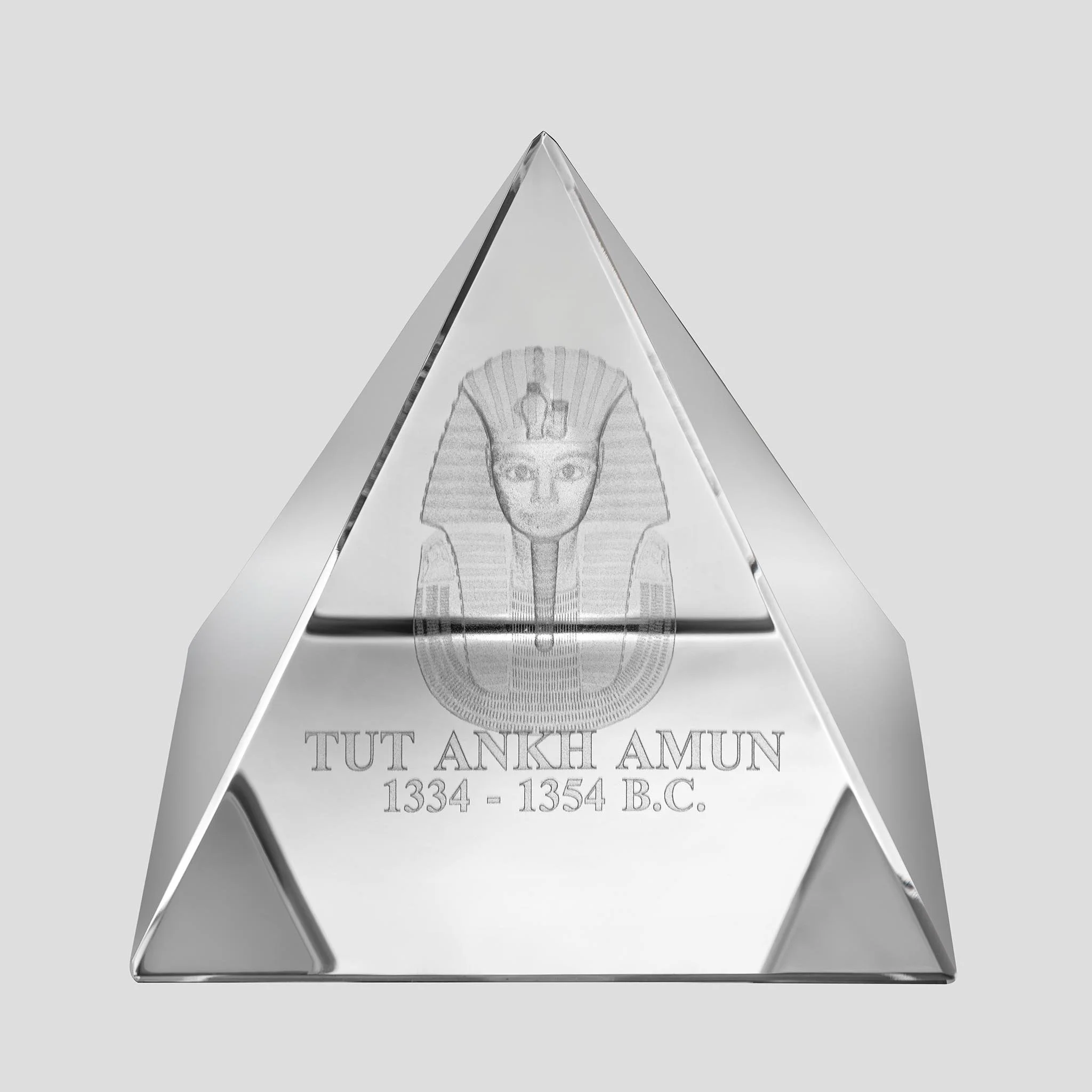 crystal-asfour-crystal-pyramid-product-photography-product-photographer-in-egypt.jpg