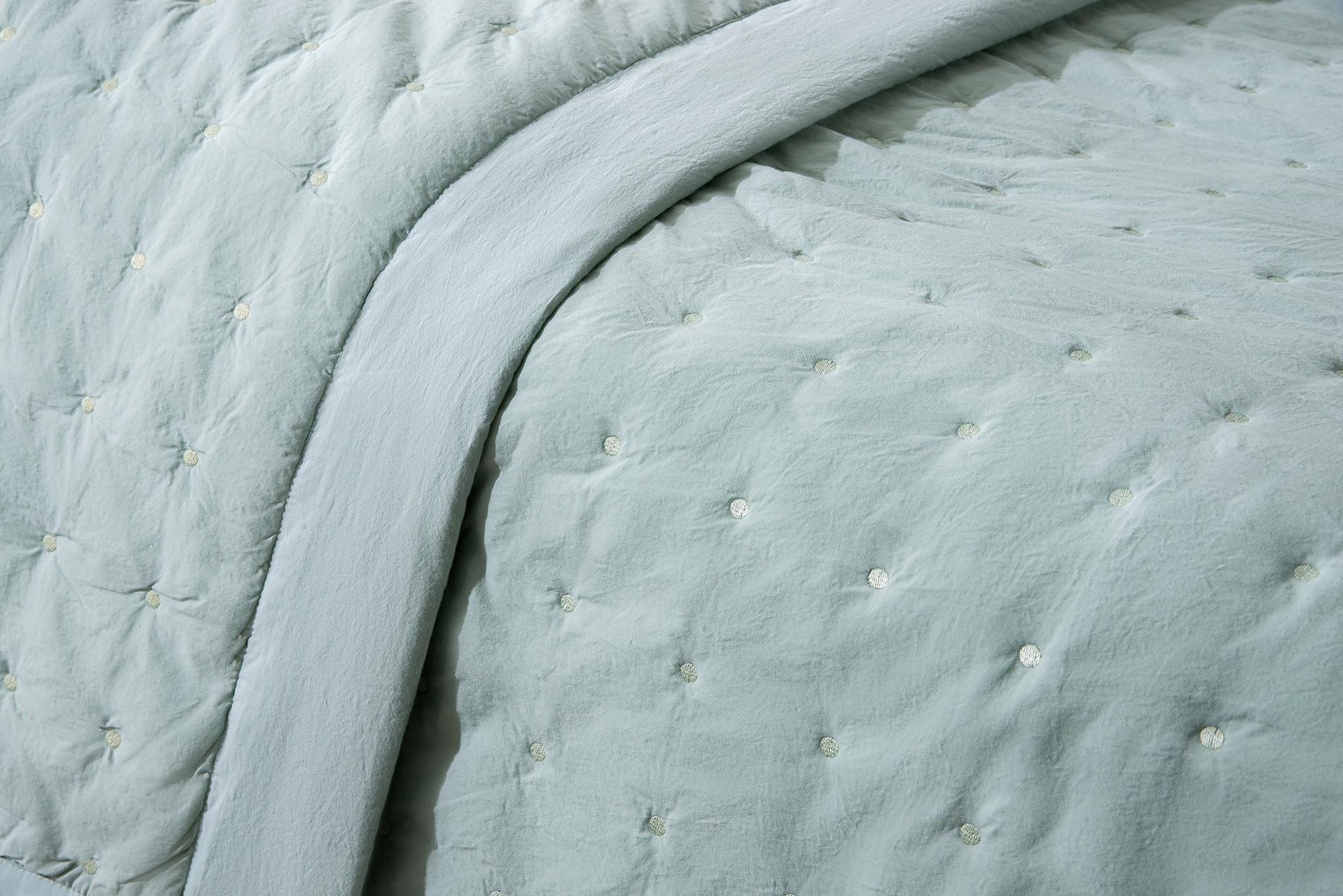 lilly-home-quilt-texture-close-up-product-photographer-in-egypt.jpg