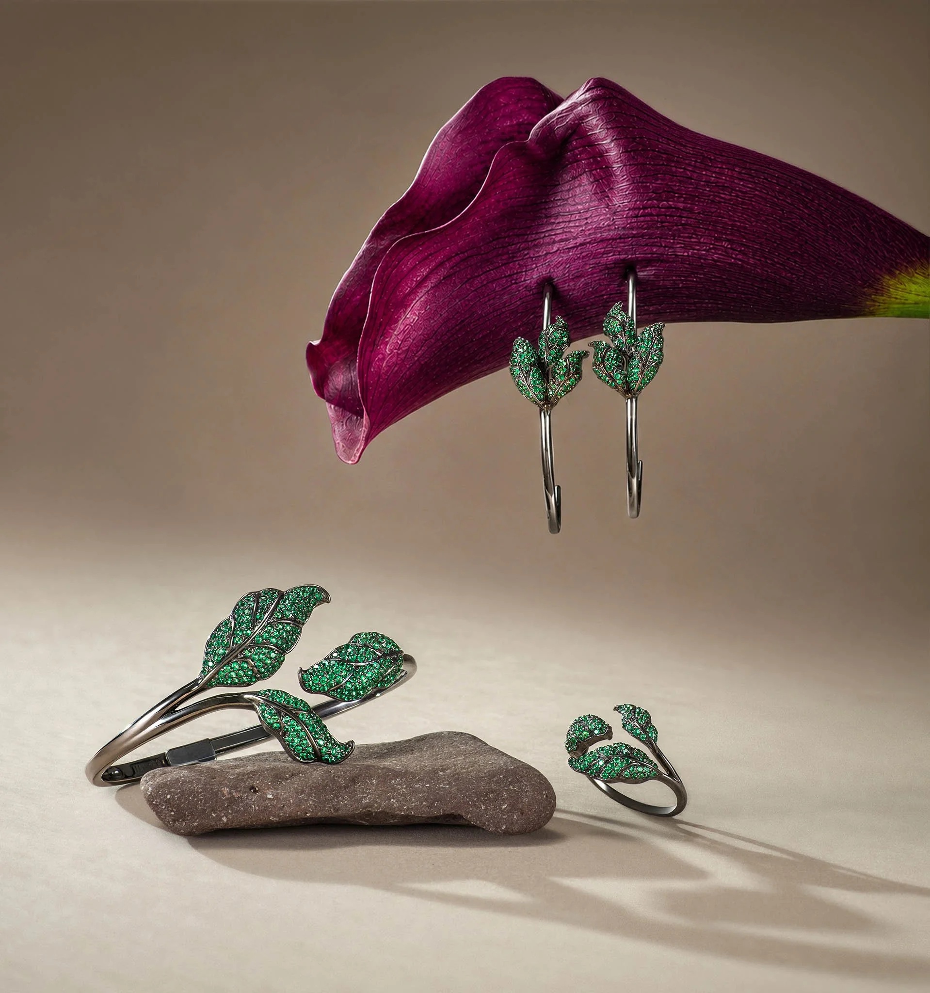 emerald-leaf-jewelry-set-asseel-jewelry-photographer-egypt.jpg