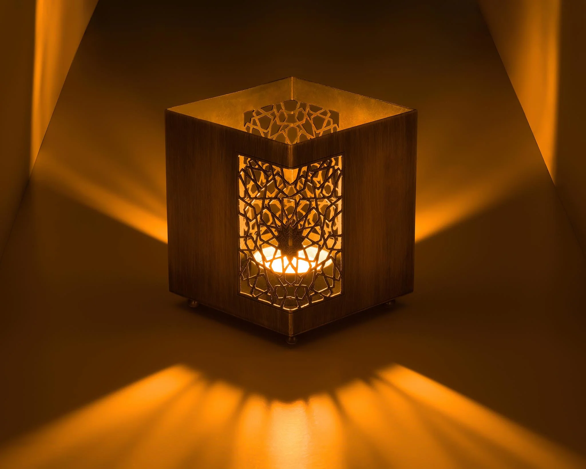 ali-wafa-handcrafts-square-metal-lantern-product-photographer-egypt.jpg