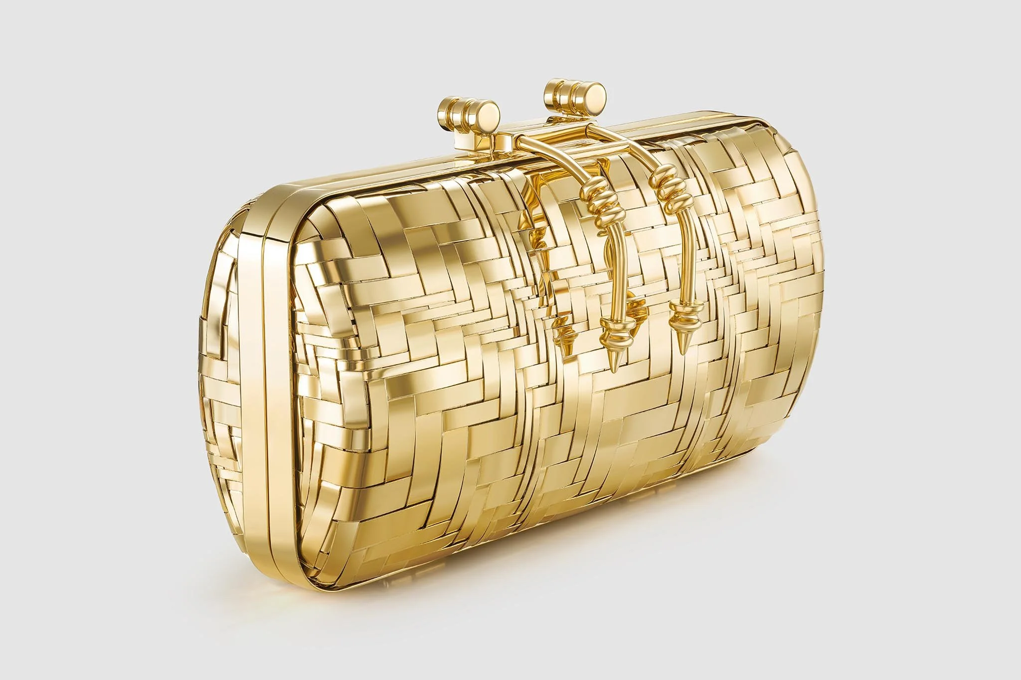 okhtein-soiree-mesh-gold-clutch-closed-product-photographer-in-egypt.jpg