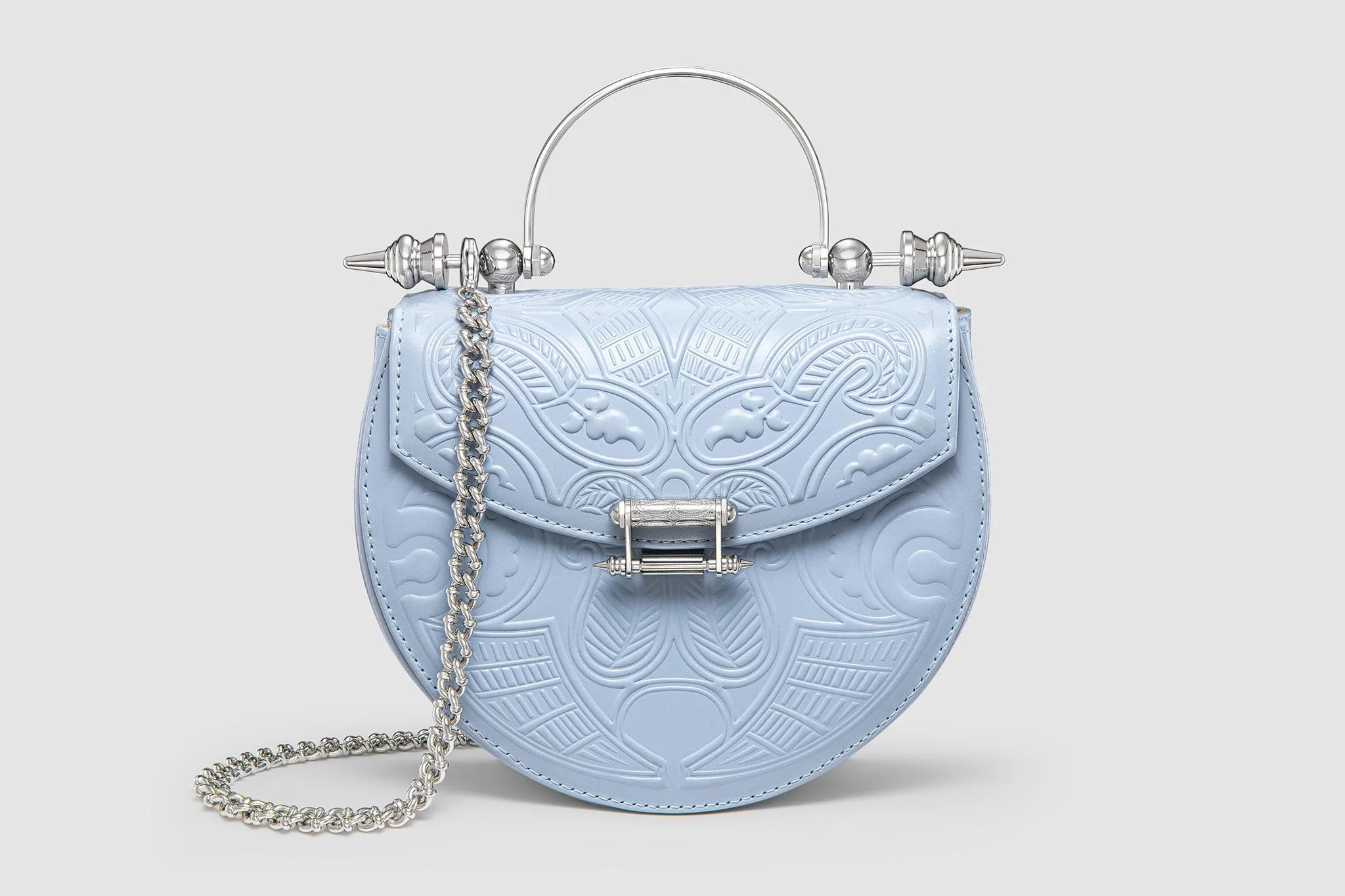 okhtein-oak-on-leather-front-light-blue-embossed-leather-luxury-handbag-product-photography-egypt.jpg