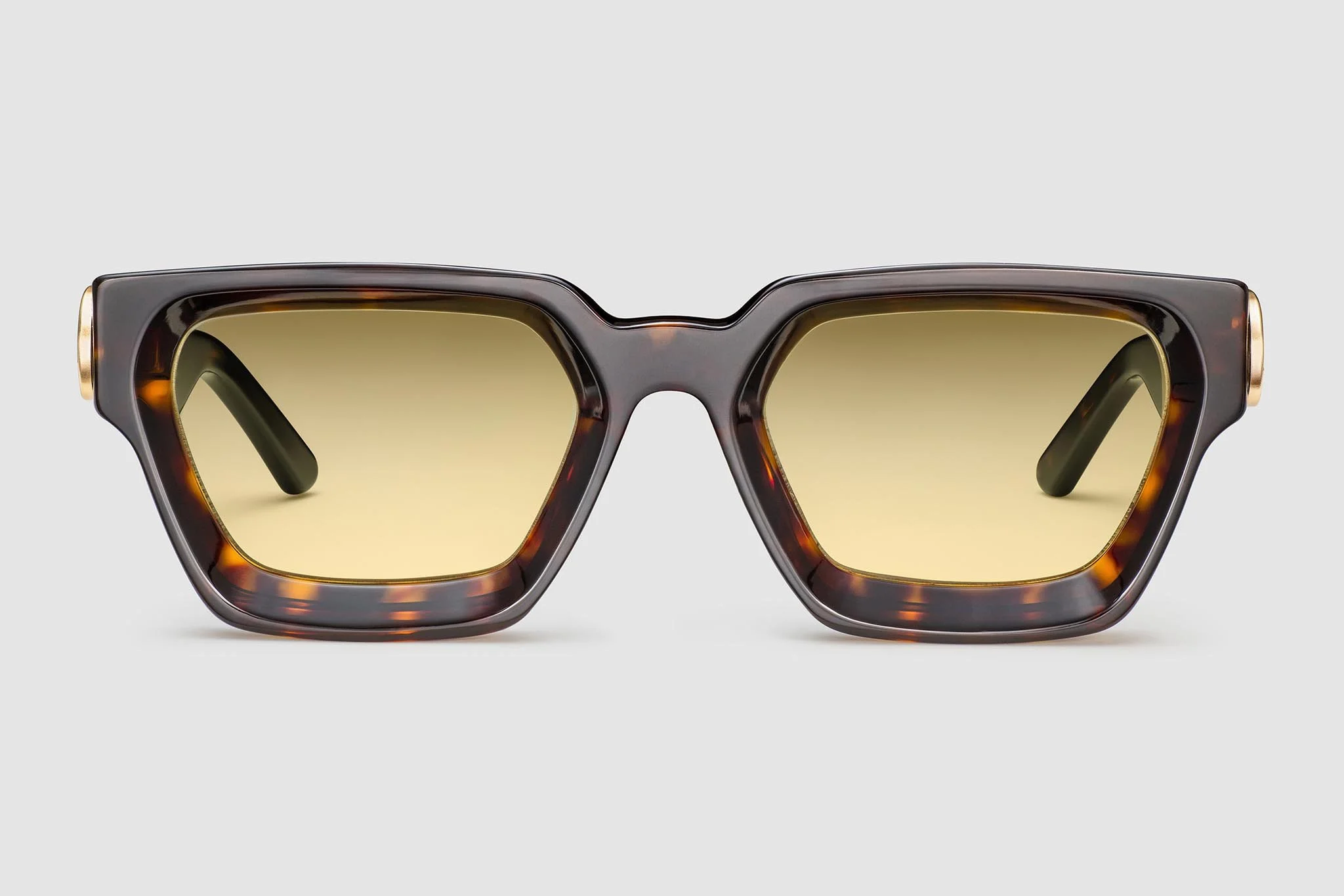 okhtein-yasmine-shades-front-product-photographer-in-egypt.jpg