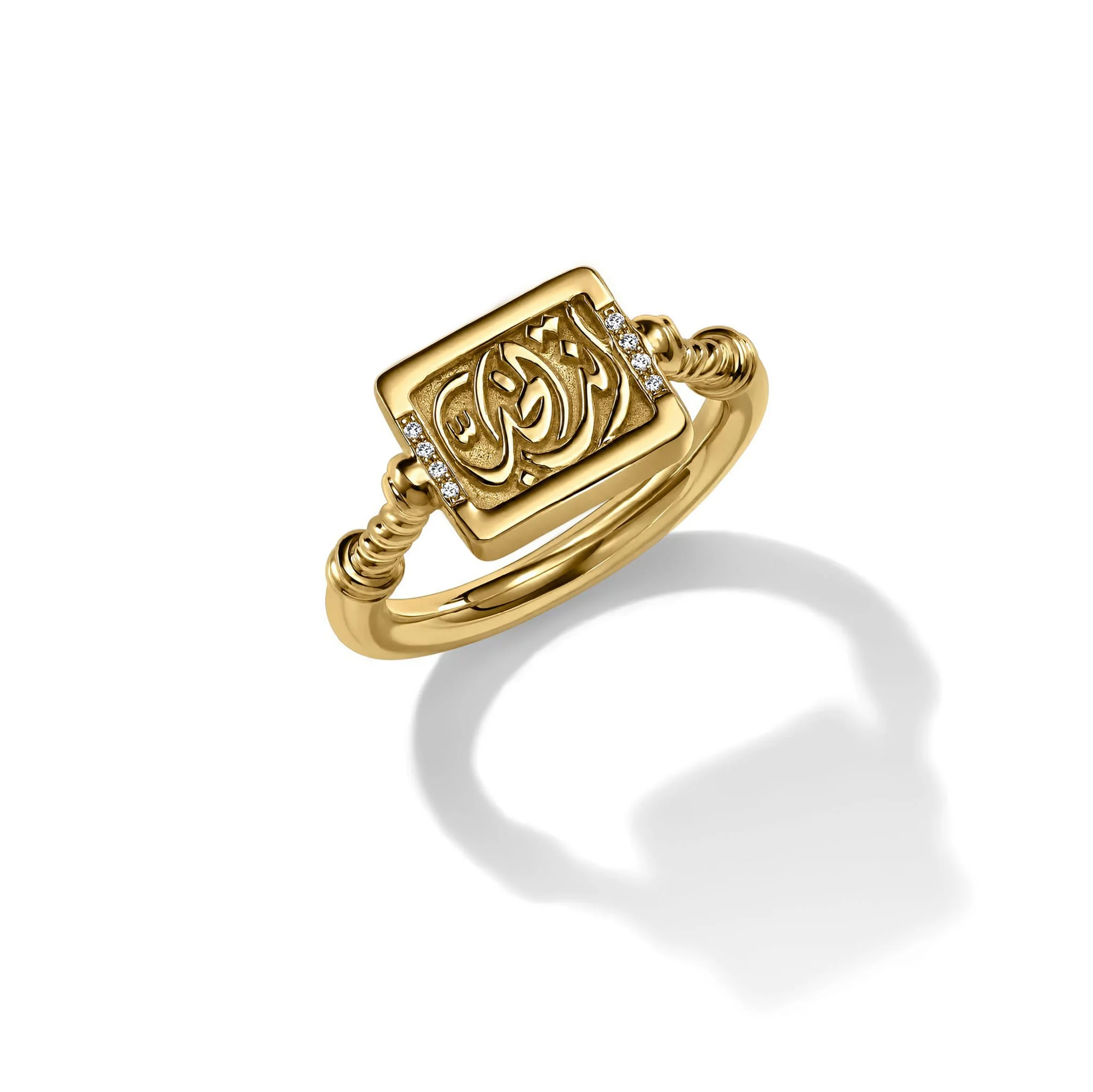 engraved-gold-ring-jewelry-photographer-egypt.jpg