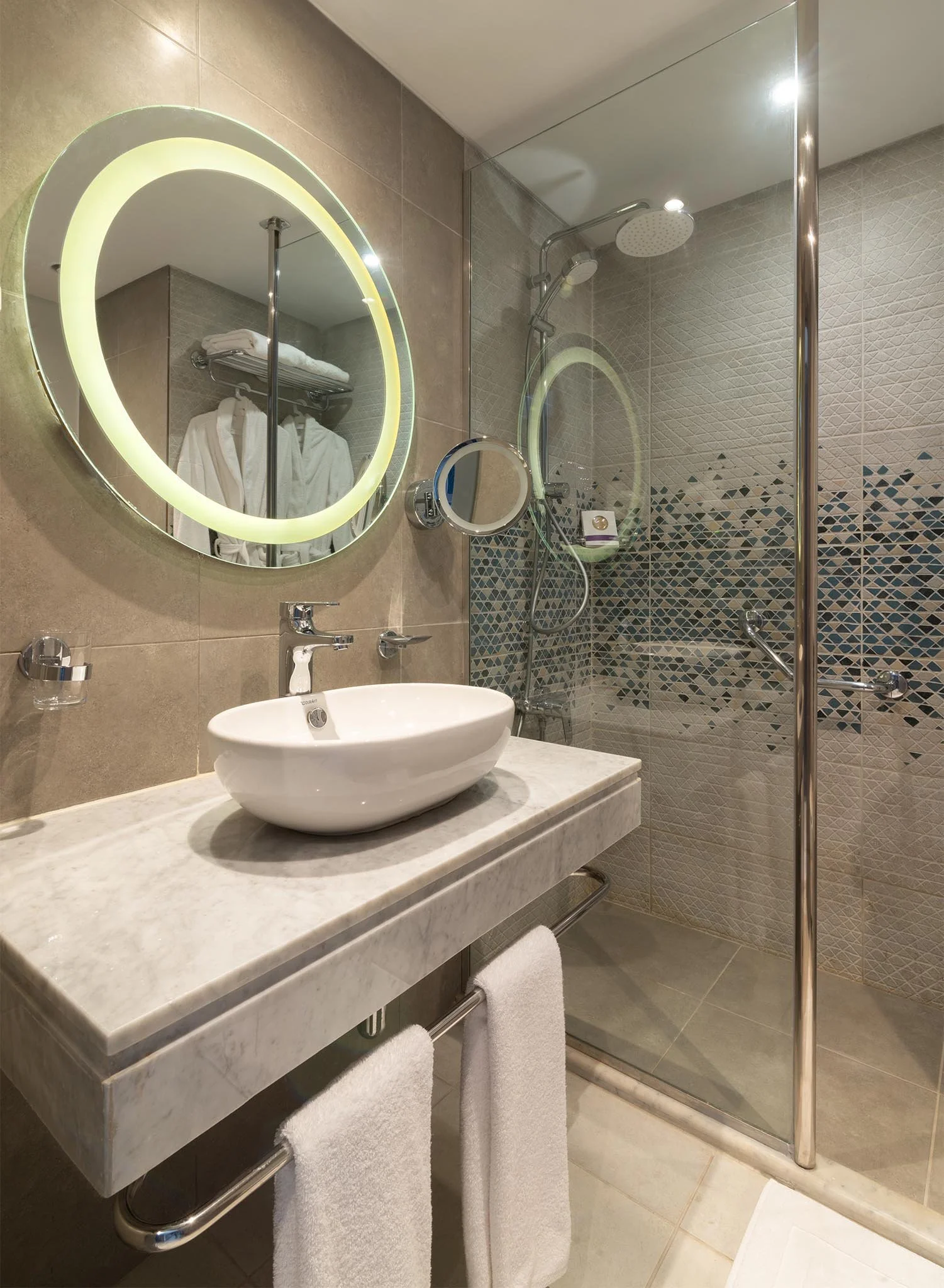mercure-ismailia-forsan-island-hotel-06-deluxe-room-bathroom-hospitality-photographer-egypt.jpg