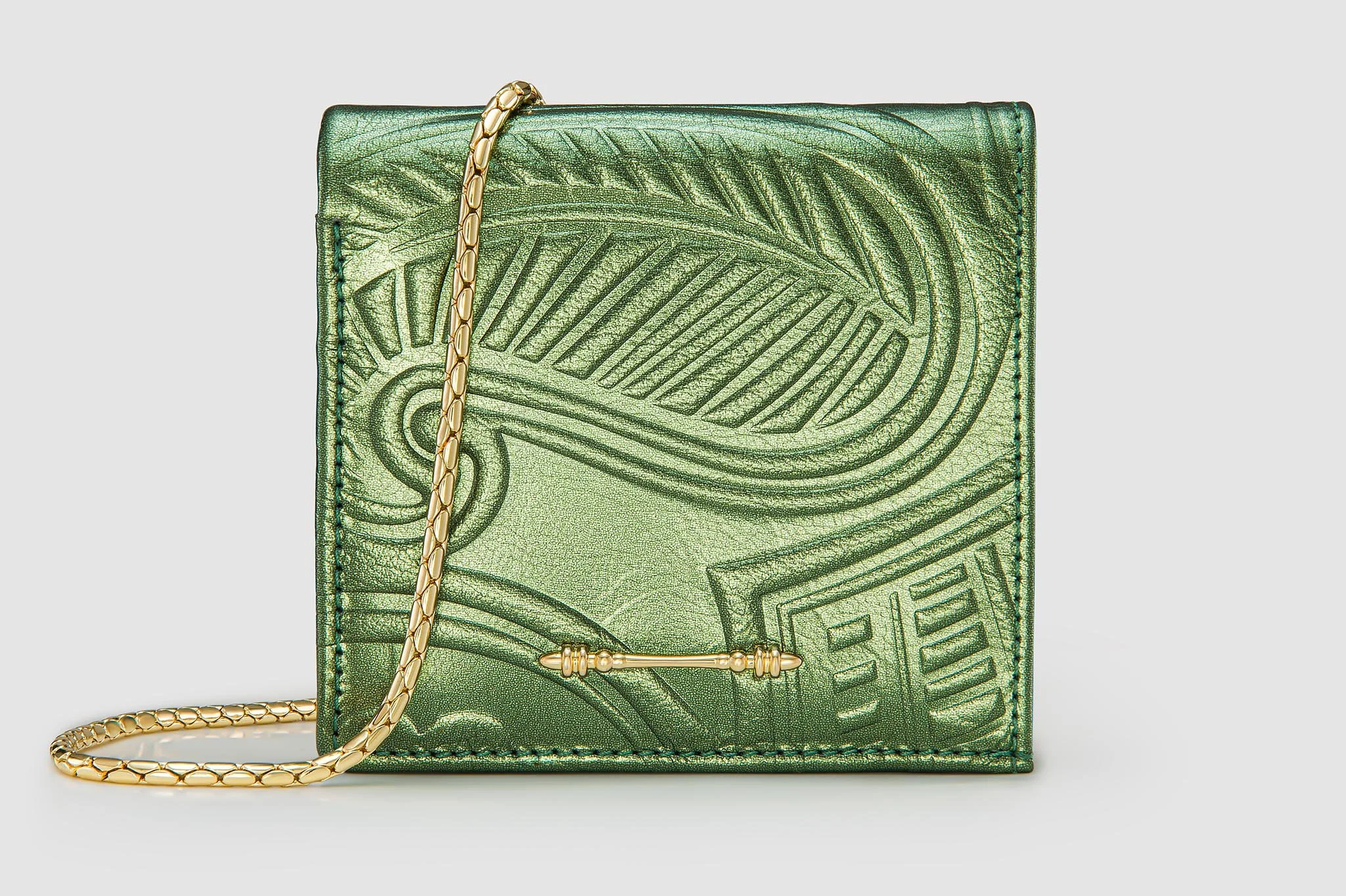 okhtein-wallet-on-chain-front-product-photographer-in-egypt.jpg