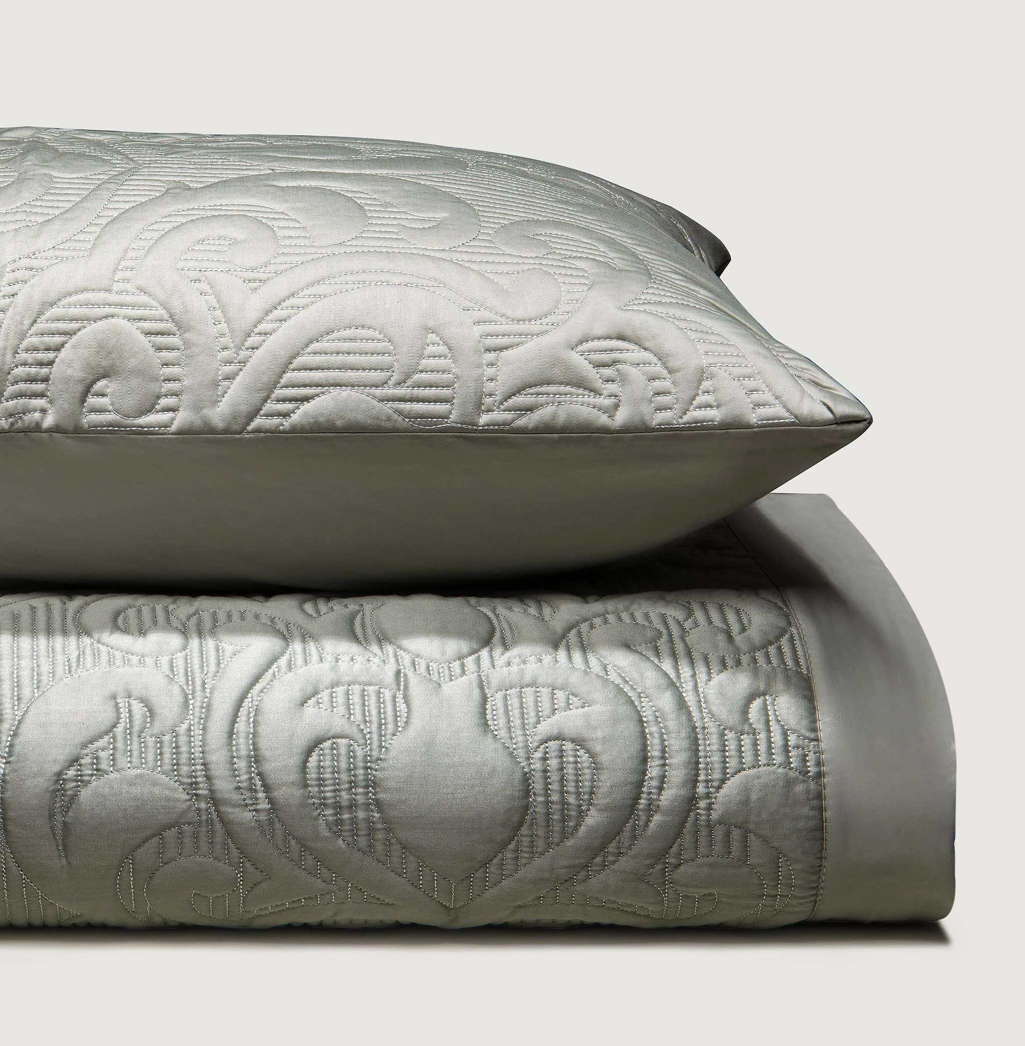 lilly-home-folded-quilt-collection-product-photographer-in-egypt.JPG