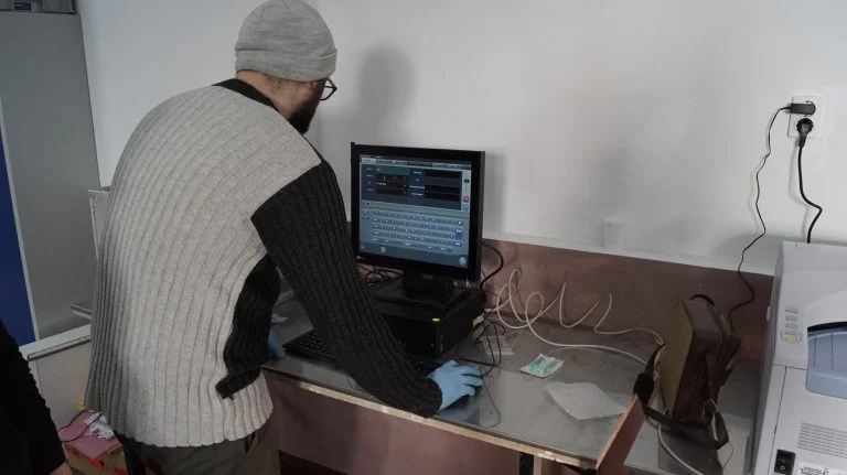 2018 führte der Hufschmied und Gründer von Equiwent, Markus Raabe, die digitale und mobile Röntgentechnik in Rumänien ein. Vermutlich gehören wir zu den einzigen Einrichtungen (neben der Uni in IASI und BUKAREST ) welche nun Großtiere röntgen können.