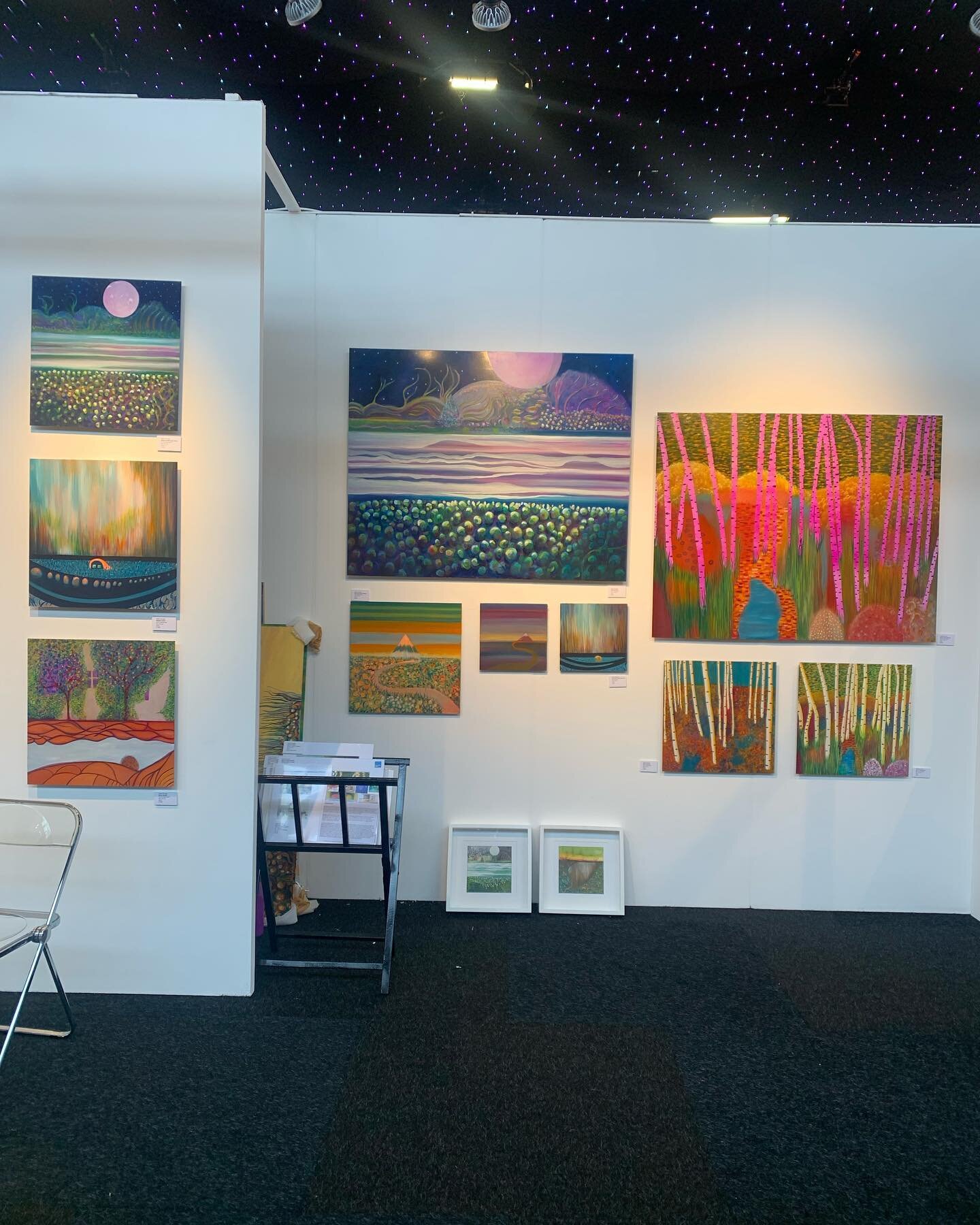 Quick rehang in progress at the @affordableartfairuk with Tripod gallery.
Stand K3
DM for tickets 
Looking forward to the party later on!

#affordableartfair #battersea #newpaintings #helen_brough #contemporary art #contemporarypainting #michaelgoedh