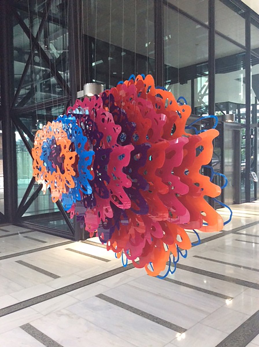 Helen Brough_Dahlia Cuore_perspex and steel cable _ 200 x 200 x 200 cm _2017.jpg
