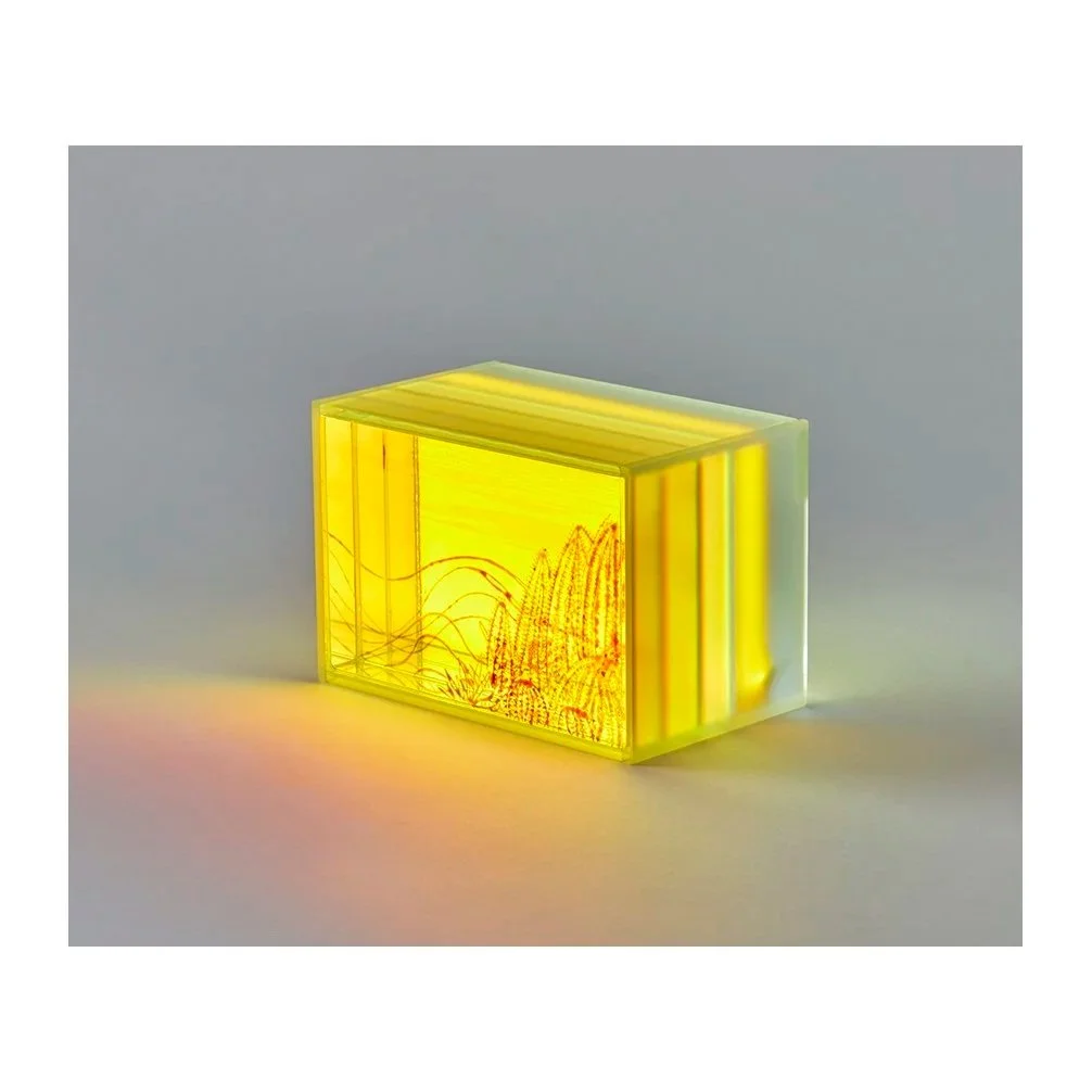 Spectroscopic Continuum #20
Painted and fired glass with LED
12 x 8 x 9 cm
2025
Available