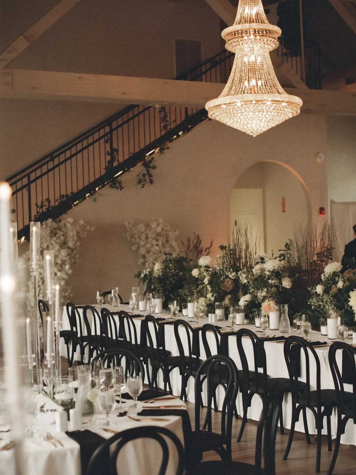 thankful🤍
 wishing everyone a happy thanksgiving! may your tables be full of delicious food and surrounded by loved ones.

XO

🎞️: @kaylavphotographyfilm