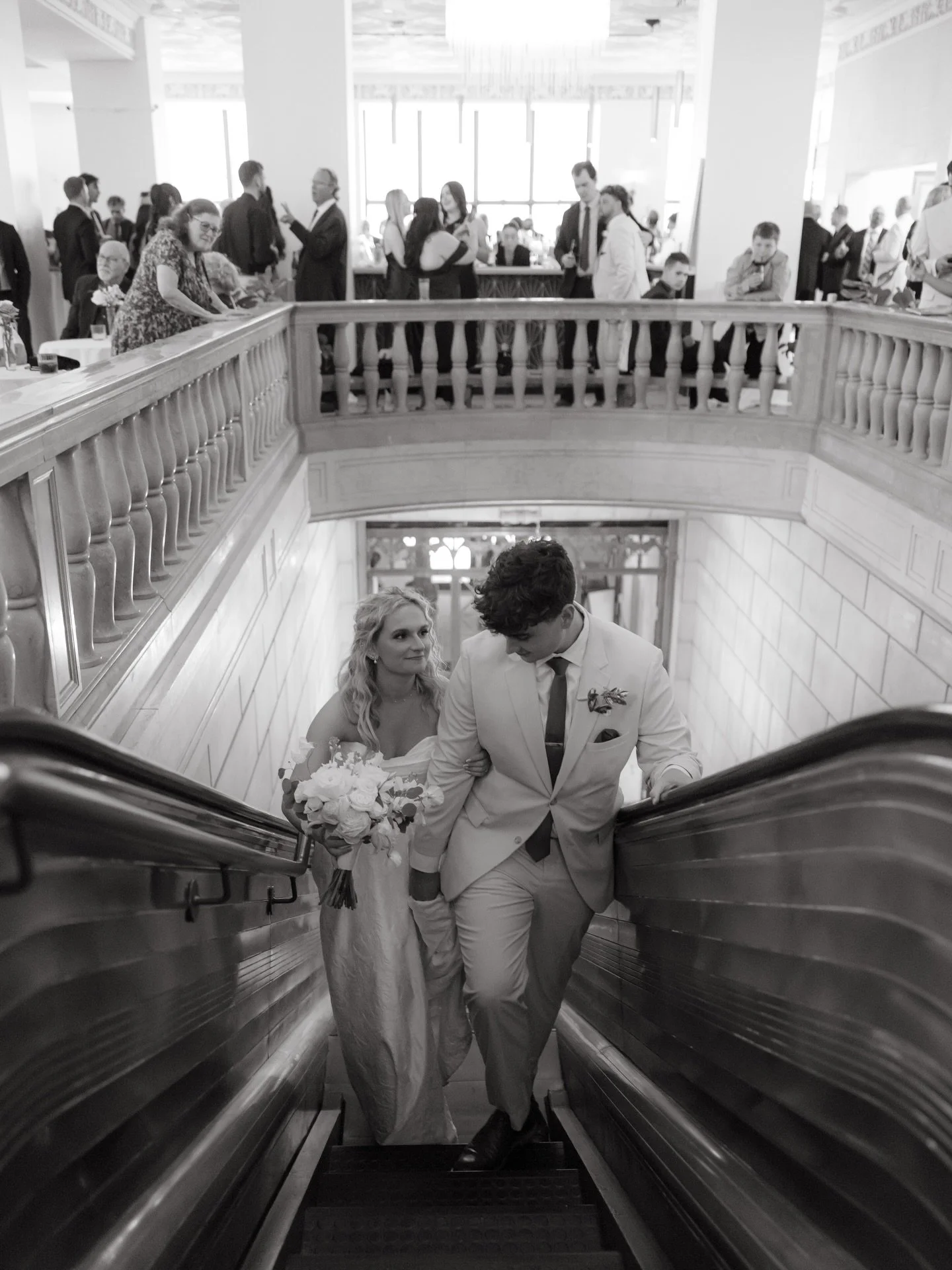 a moment with everyone✨🥂