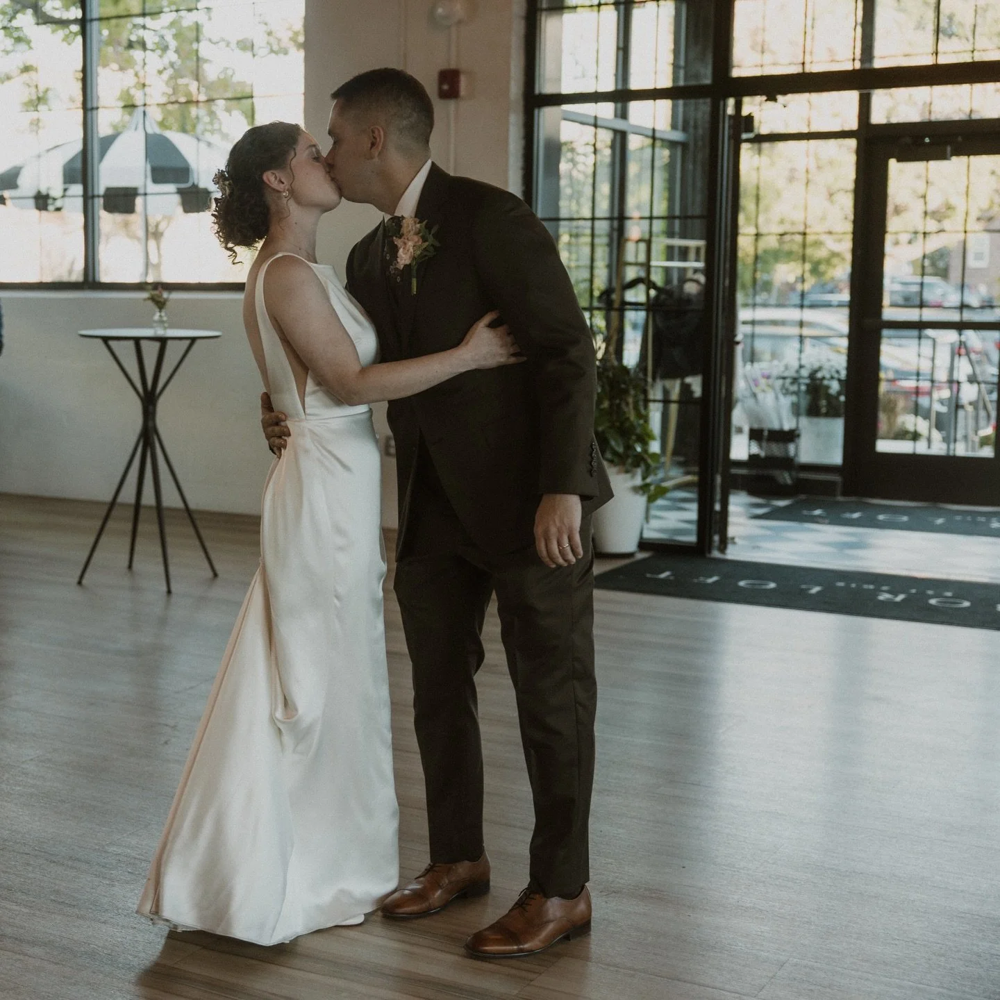 your cocktail hour, your way🍷