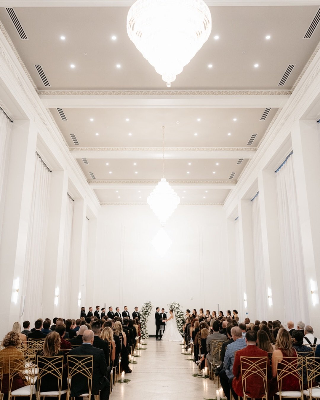 one single thread of gold✨ 

photography: @tpi_photography 
content creation: @behindyourweddingday