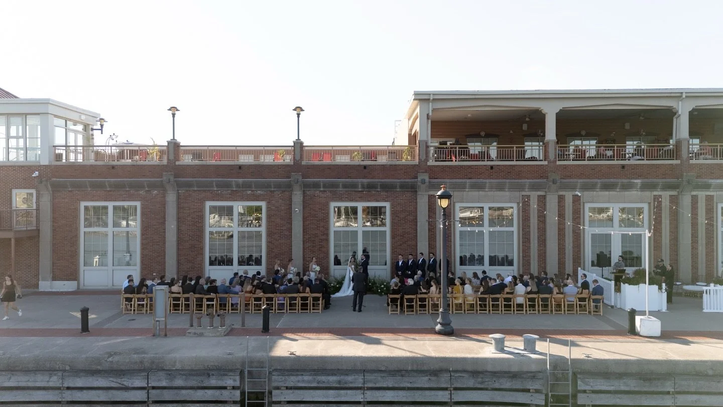 this ceremony set up&hellip;😍

planner/designer: @rdeventsny
photographer: @chrysaleighphoto
florist: @amkfloral
hair: @tease.bridal
makeup: @jkohlbeauty
venue: @arborattheport
dj: @mikeo_leary
specialty rentals: @refinerentalsbyrd
catering: @foodby