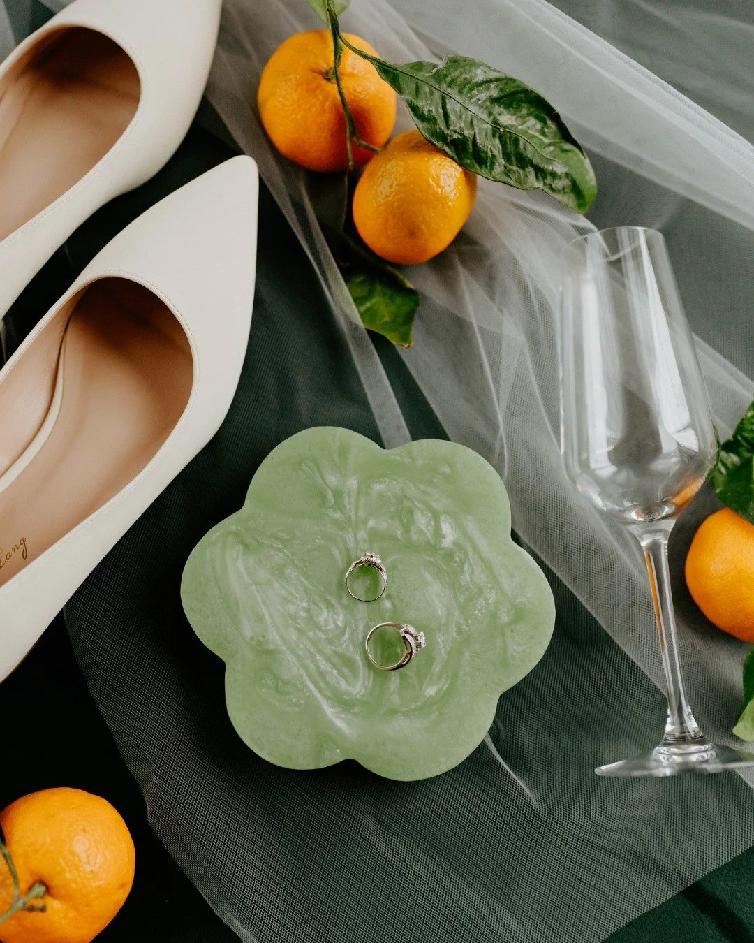 Rachels' Morning🍊💚

venue: @thearborloft @arborvenues 
photographer: @tylerholbeinphoto
florist: @wegmans 
dj/band: @weareshineband
catering: @swanfamilycatering
