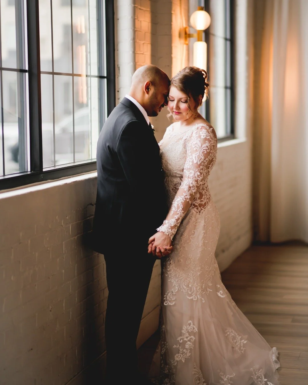 this love🤍🦢

venue: @thearborloft @arborvenues
photographer: @jessica.lk.photography
florist: @rockcastleflorist
hair &amp; makeup: @bridalbizbeauty
dj/band: @marqueeevents_
catering: @foodbydeleocatering
dessert: @ridgedonut
