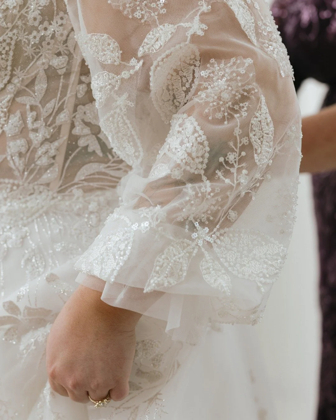 details that make the morning so sweet🩵✨

venue: @arborattheport @arborvenues
photographer: @allison.nicole.photography
florist: North Country Florist 
makeup: @dolled_bydomii
hair: Jen Chapman + Leah Brogan
dj/band: @encoreevents
rentals: @itsmypar