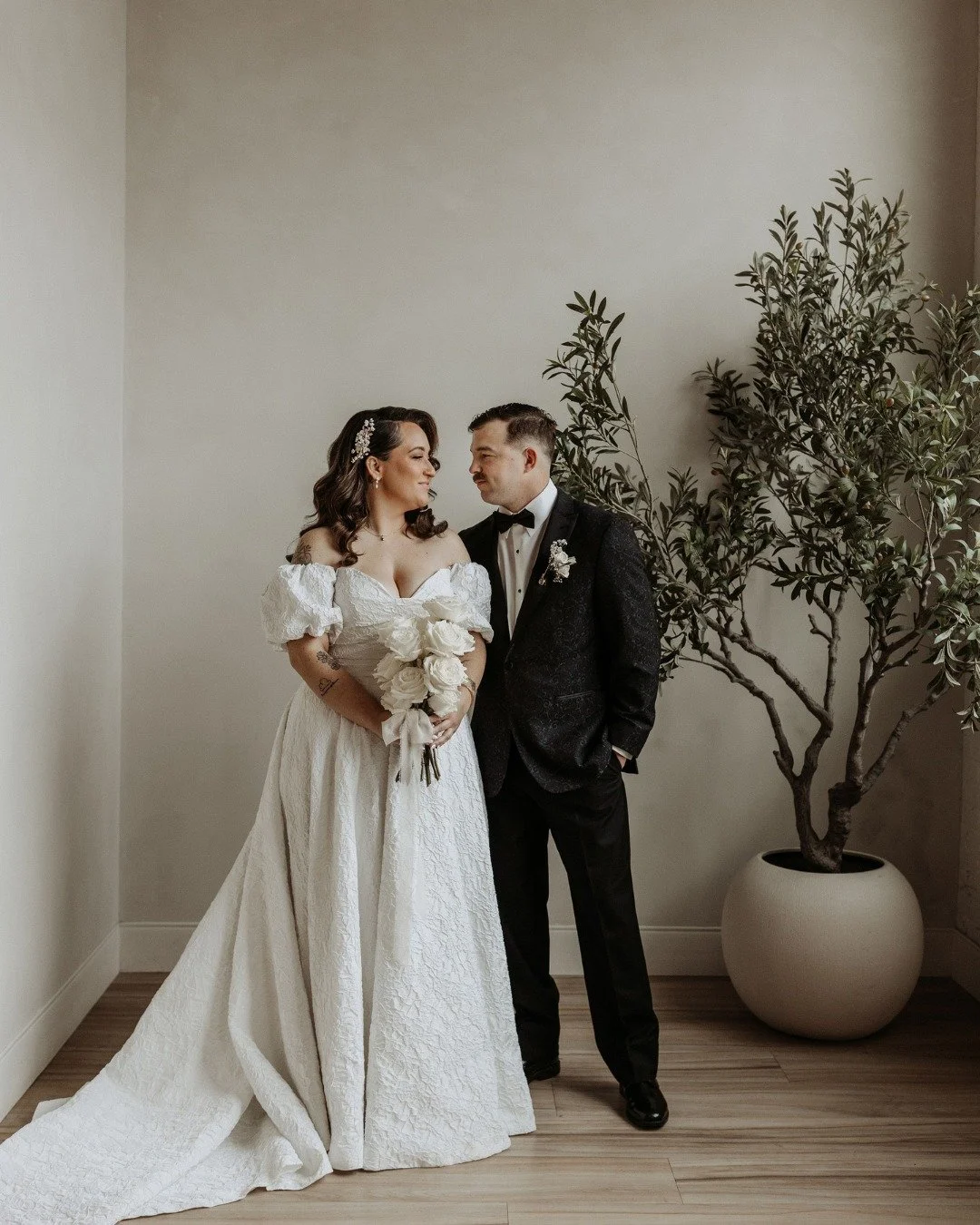 the beauty of keeping it timeless

venue: @arborvenues @thearborloft
photographer: @jessyhermanphoto
florist: @pistilandpollen
hair &amp; makeup: @j_aime_cheveux + @dolled_bydomii