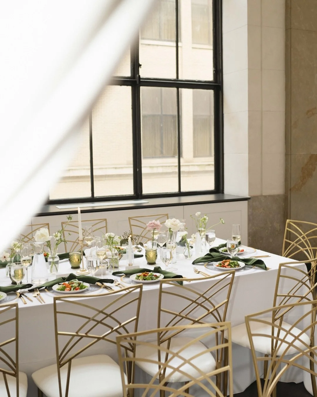 so what&rsquo;s your vision for this room? umm&hellip;to fill it🥰

venue: @arborvenues @arbormidtown 
photographer: @katejeannephotoco 
florist: @veroniques___couture 
hair &amp; makeup: @hairbyjasminespeirs @beautybeatzbyjocelynn 
dj: @marqueeevent