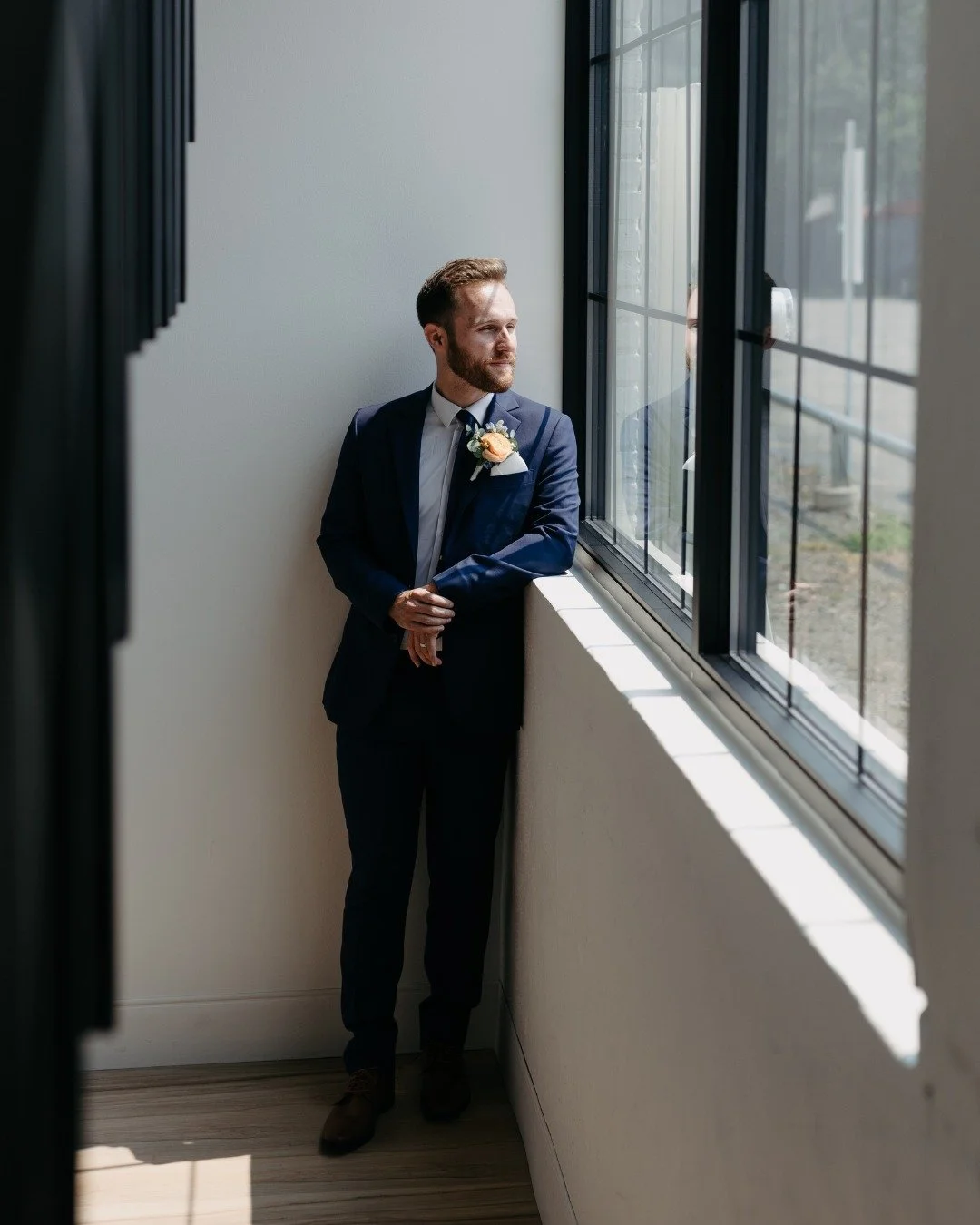 the groom🤵&zwj;♂️💙

venue: @arborvenues @thearborloft
photographer: @tylerholbeinphoto
florist: wildflower