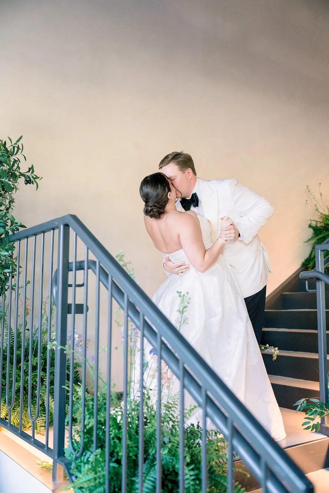 JennaBrodyWedding_Arbor_Loft-1073.jpg