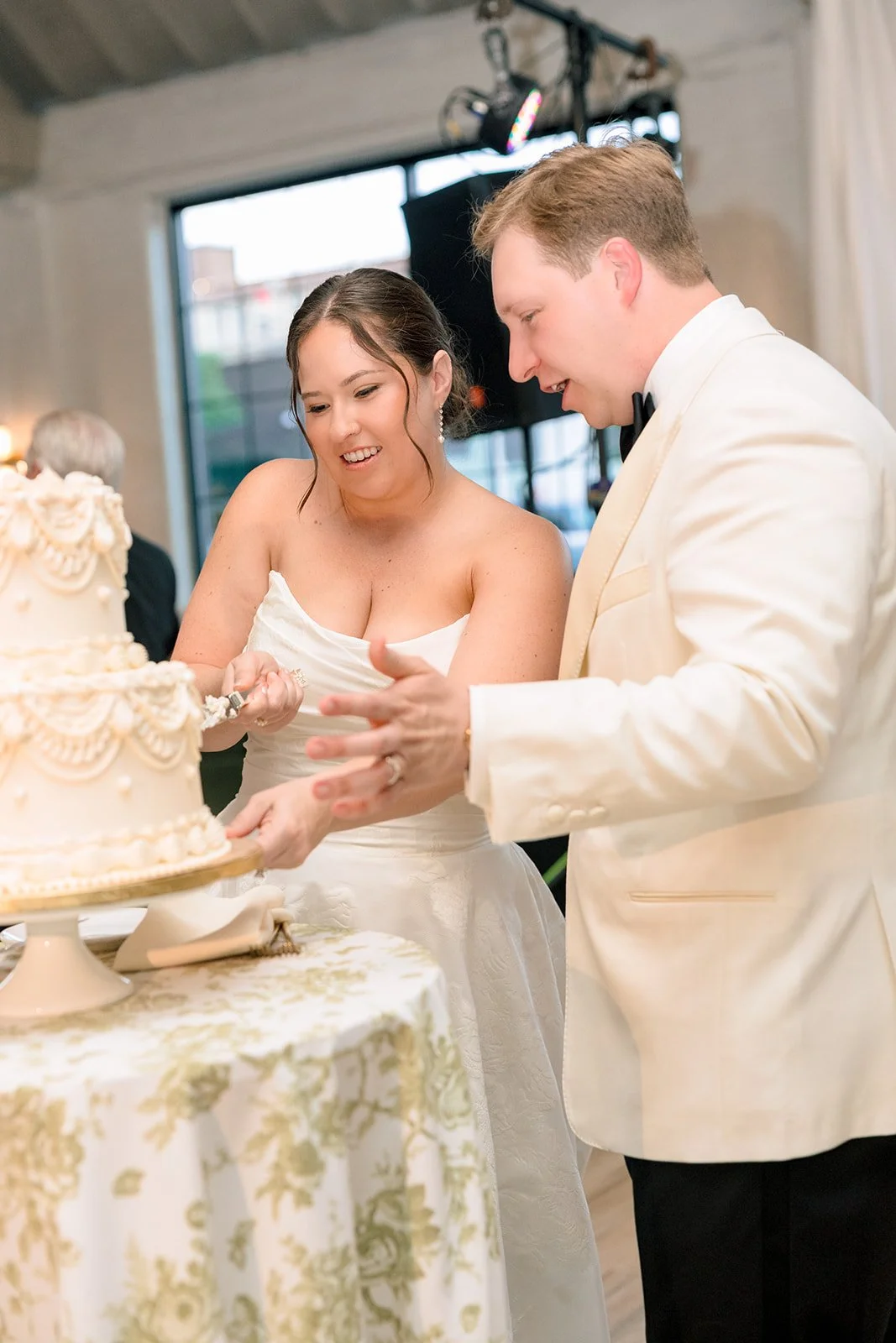JennaBrodyWedding_Arbor_Loft-1325.jpg