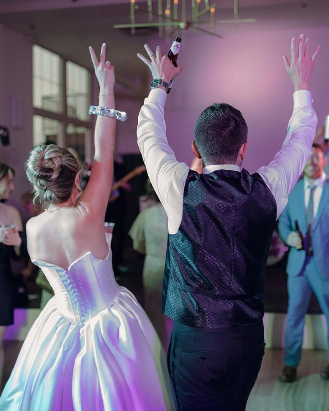 ooooo i wanna dance with somebody 🪩&hearts;️

venue: @arborvenues @arborattheport
photographer: @garrettmaynrd
florist: @eriewayflowers
hair &amp; makeup: @taylormariestudio + @giadoesmymakeup
band: Candy Shop
catering: @farecatering.co
dessert: @to