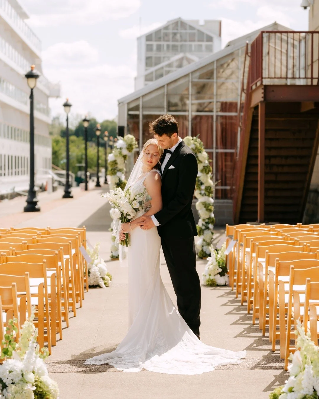 the best part of me is you💍🌿

venue: @arborvenues @arborattheport
photographer: @jv_films_photo
florist: @hopperhills
hair &amp; makeup: @hairbyjessicashade | Alysea Velez
rentals: @agathico