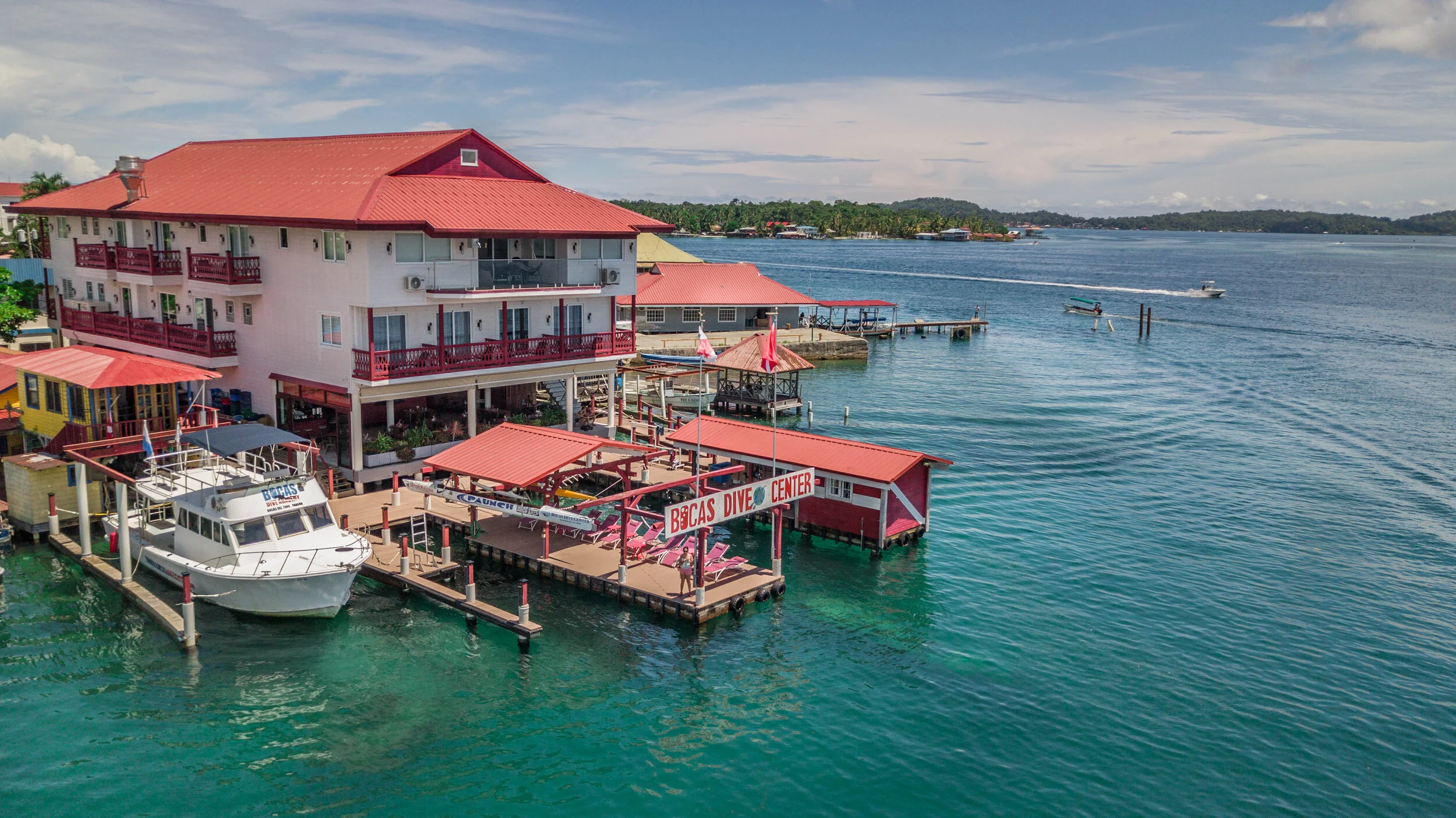 How can I get around in Bocas?