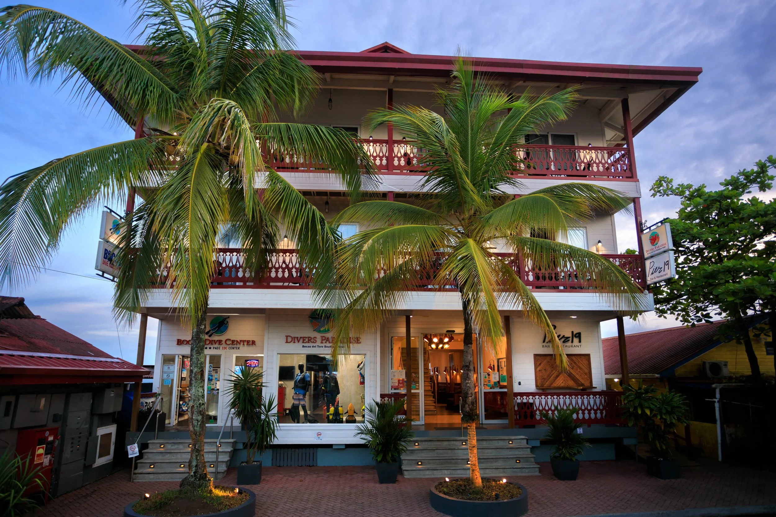 EXT-20220906-172627-Divers-Paradise-Bocas-del-Toro-Panama-2748.jpg