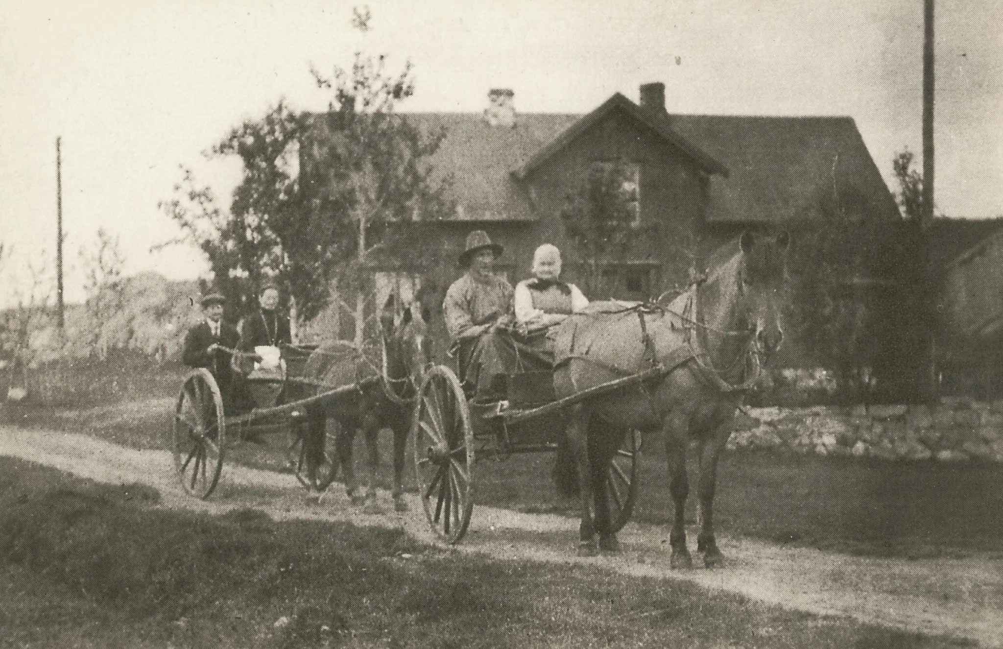 Skysstasjon og hesteskyss på Svenesset