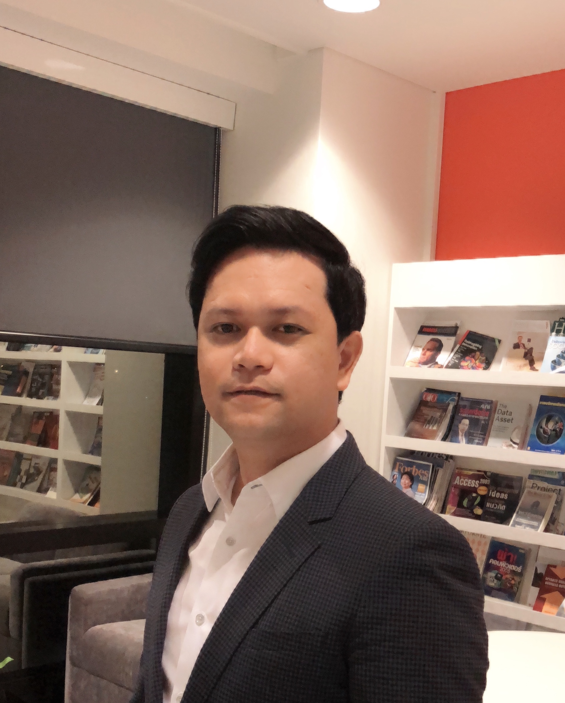 Sorakrit Profile Picture.jpg