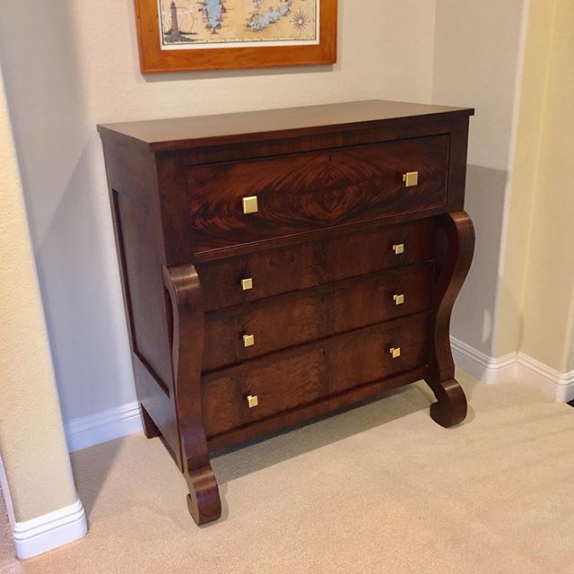 Refinished this beautiful mahogany dresser along with new hardware. Perfect!
#encinitasworkshop