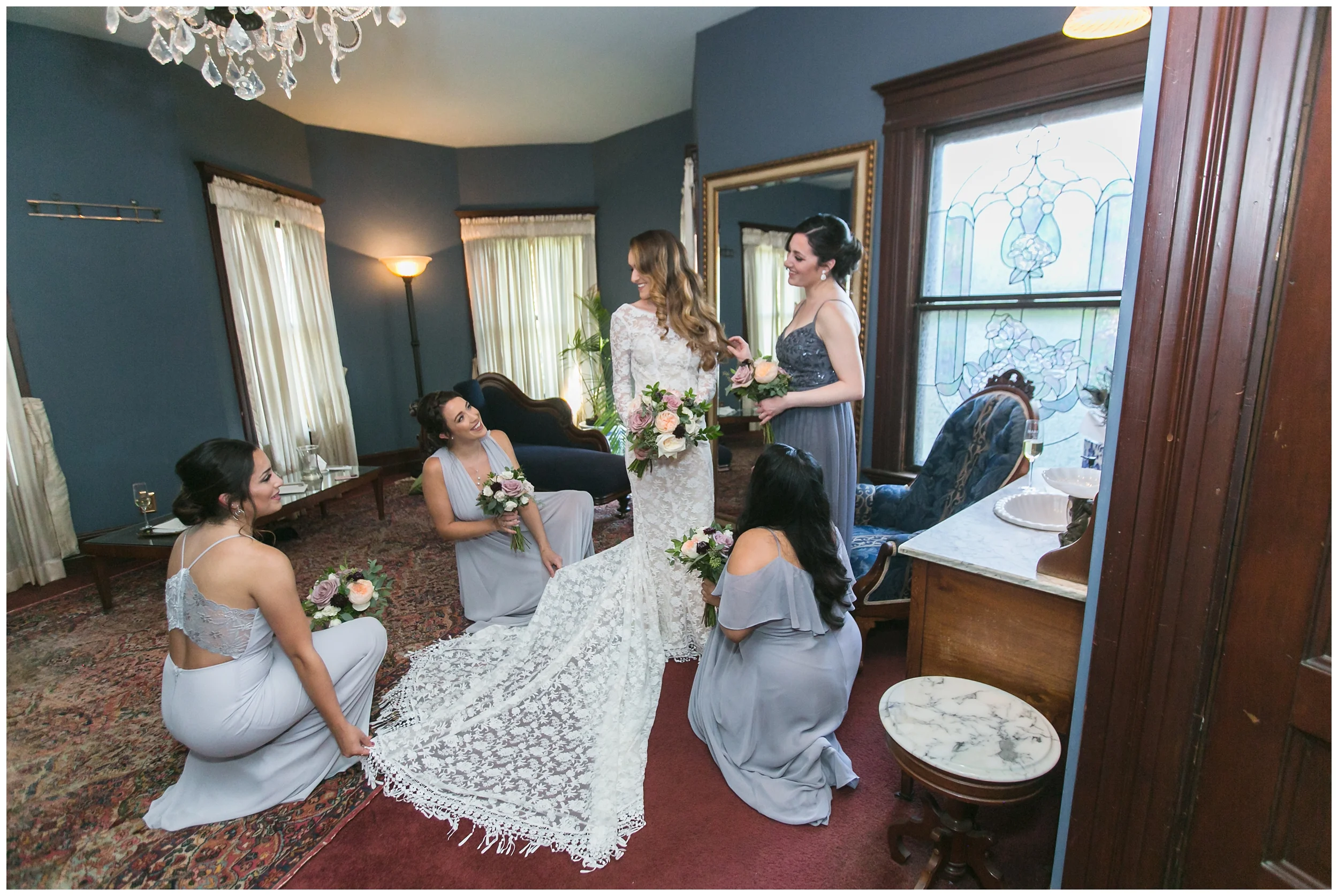 chic-christmas-house-wedding-getting-ready-carrie-vines-_0013.jpg