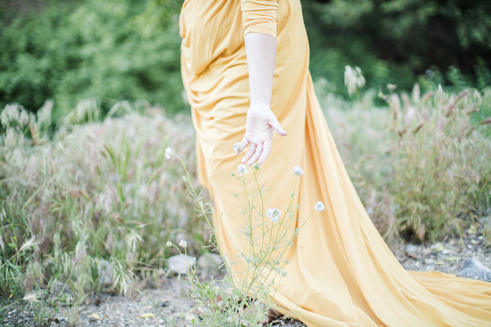 Sweet Oak Glen Maternity Session Yellow Flower Crown Carrie Vines Photography