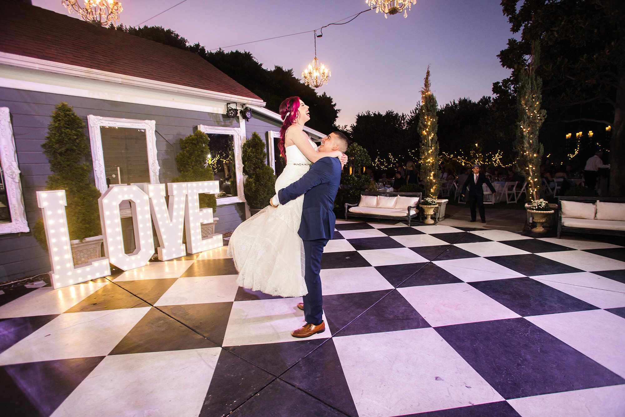 crazy-funchristmas-house-wedding-carrie-vines-013.jpg