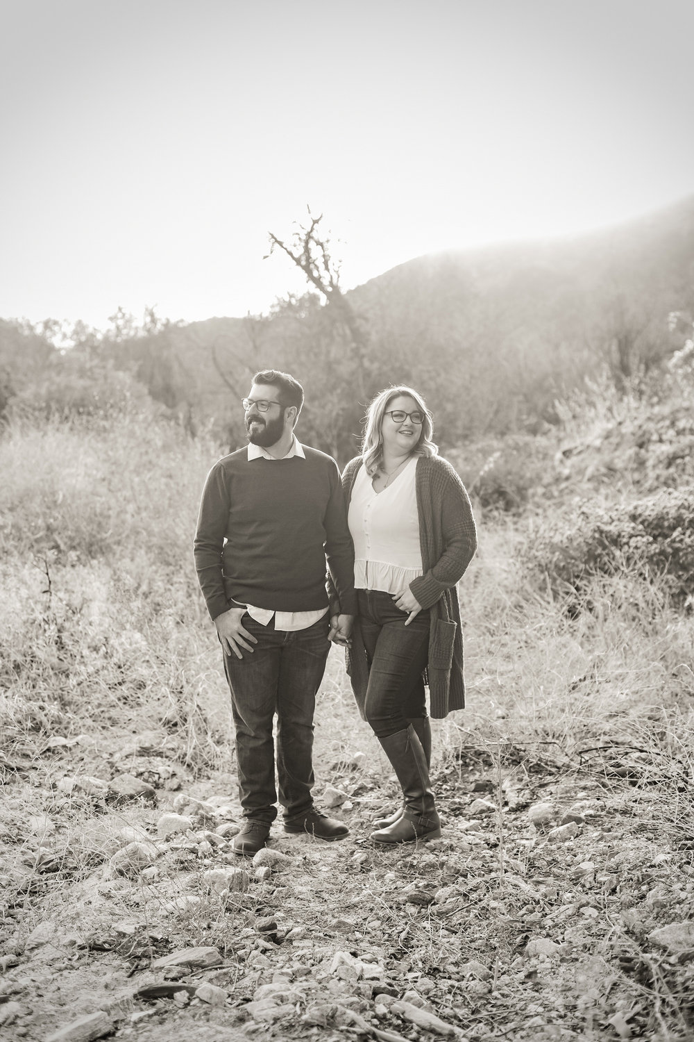 scenic-fall-oak-glen-engagement-session-carrie-vines-006.jpg